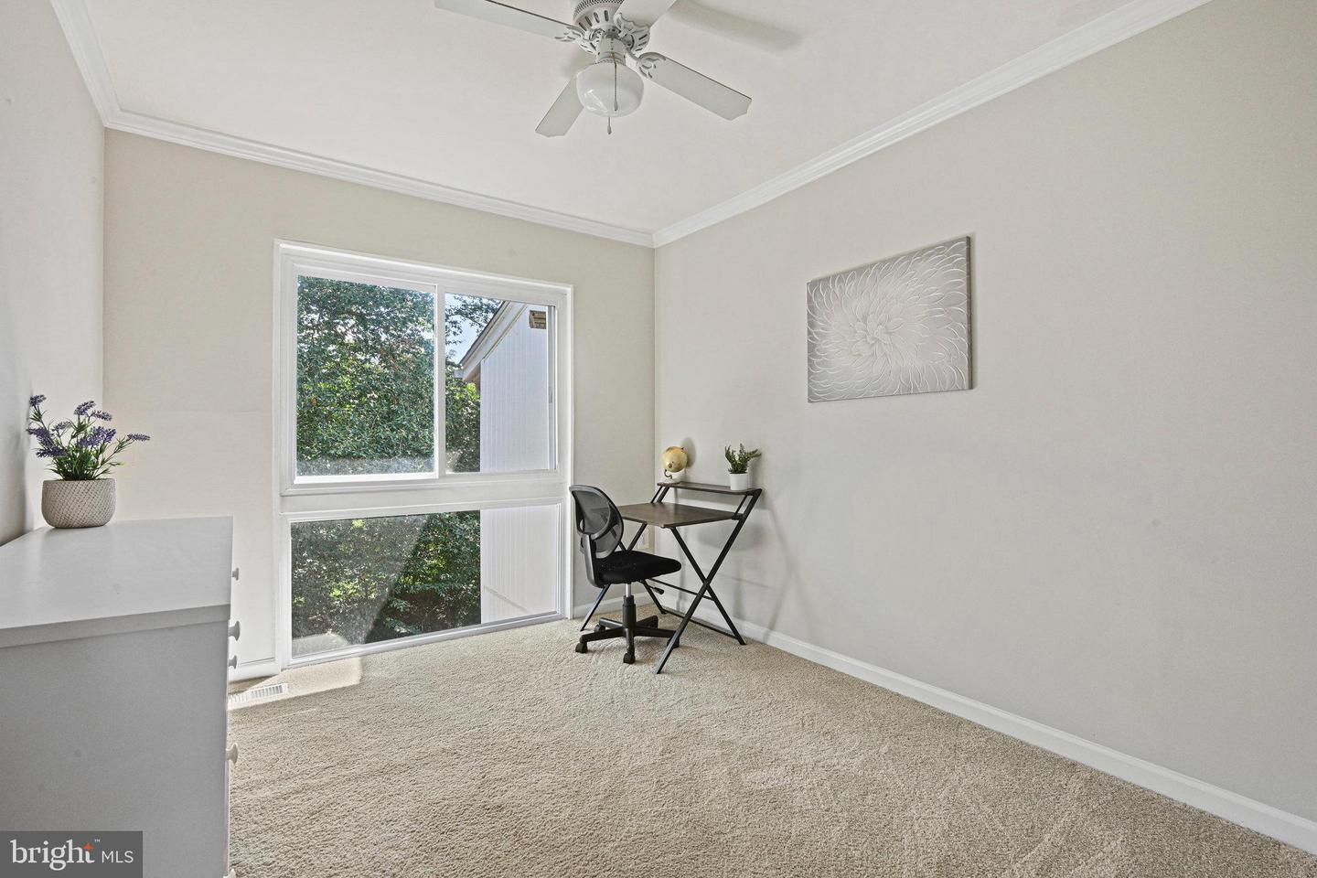 3052 SUGAR LN, VIENNA, Virginia 22181, 4 Bedrooms Bedrooms, ,3 BathroomsBathrooms,Residential,For sale,3052 SUGAR LN,VAFX2263086 MLS # VAFX2263086