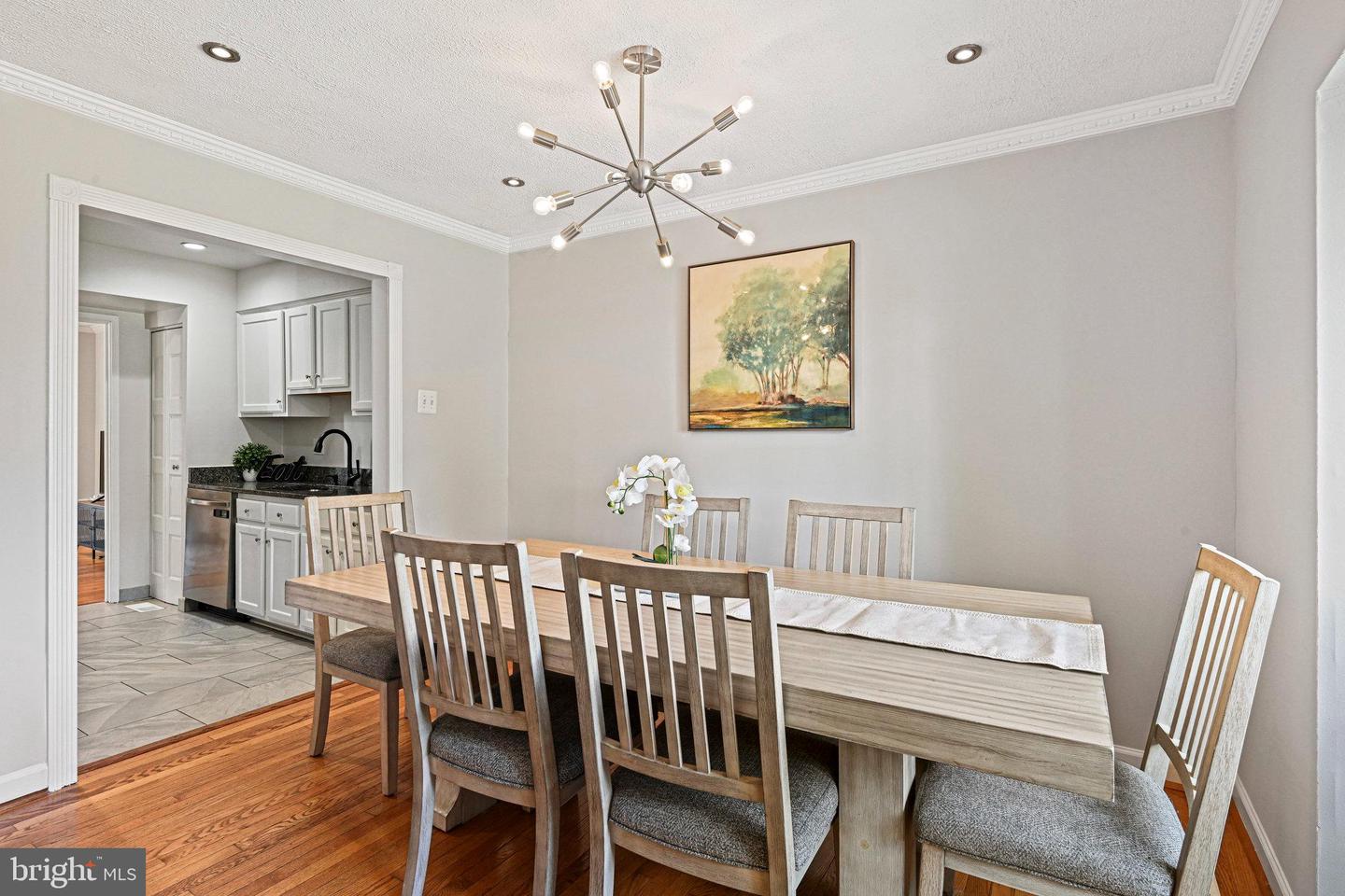 3052 SUGAR LN, VIENNA, Virginia 22181, 4 Bedrooms Bedrooms, ,3 BathroomsBathrooms,Residential,For sale,3052 SUGAR LN,VAFX2263086 MLS # VAFX2263086