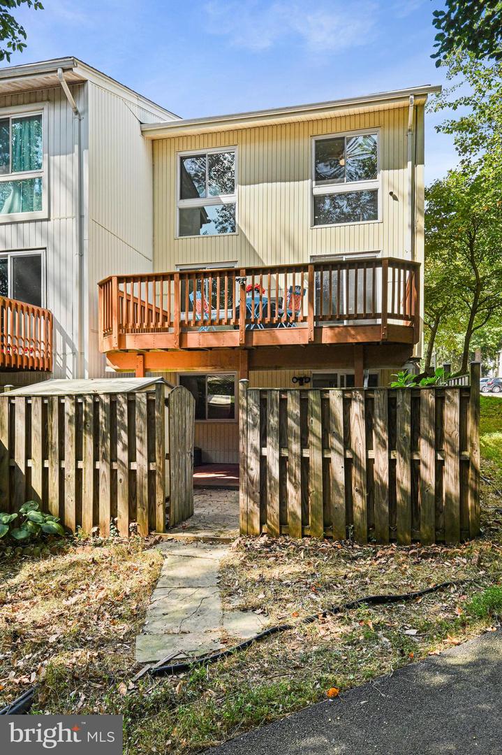 3052 SUGAR LN, VIENNA, Virginia 22181, 4 Bedrooms Bedrooms, ,3 BathroomsBathrooms,Residential,For sale,3052 SUGAR LN,VAFX2263086 MLS # VAFX2263086