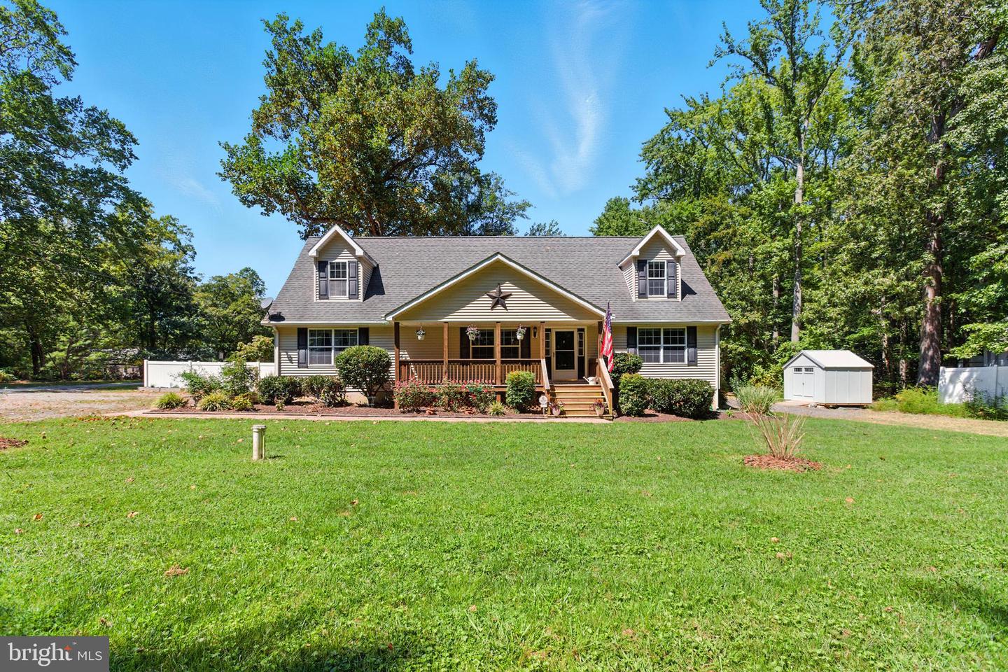 811 LONG POINT RD, HAGUE, Virginia 22469, 4 Bedrooms Bedrooms, 8 Rooms Rooms,3 BathroomsBathrooms,Residential,For sale,811 LONG POINT RD,VAWE2009630 MLS # VAWE2009630