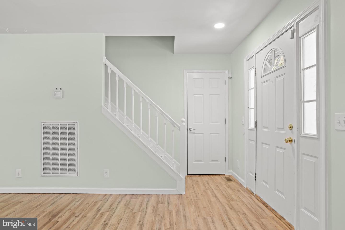 811 LONG POINT RD, HAGUE, Virginia 22469, 4 Bedrooms Bedrooms, 8 Rooms Rooms,3 BathroomsBathrooms,Residential,For sale,811 LONG POINT RD,VAWE2009630 MLS # VAWE2009630