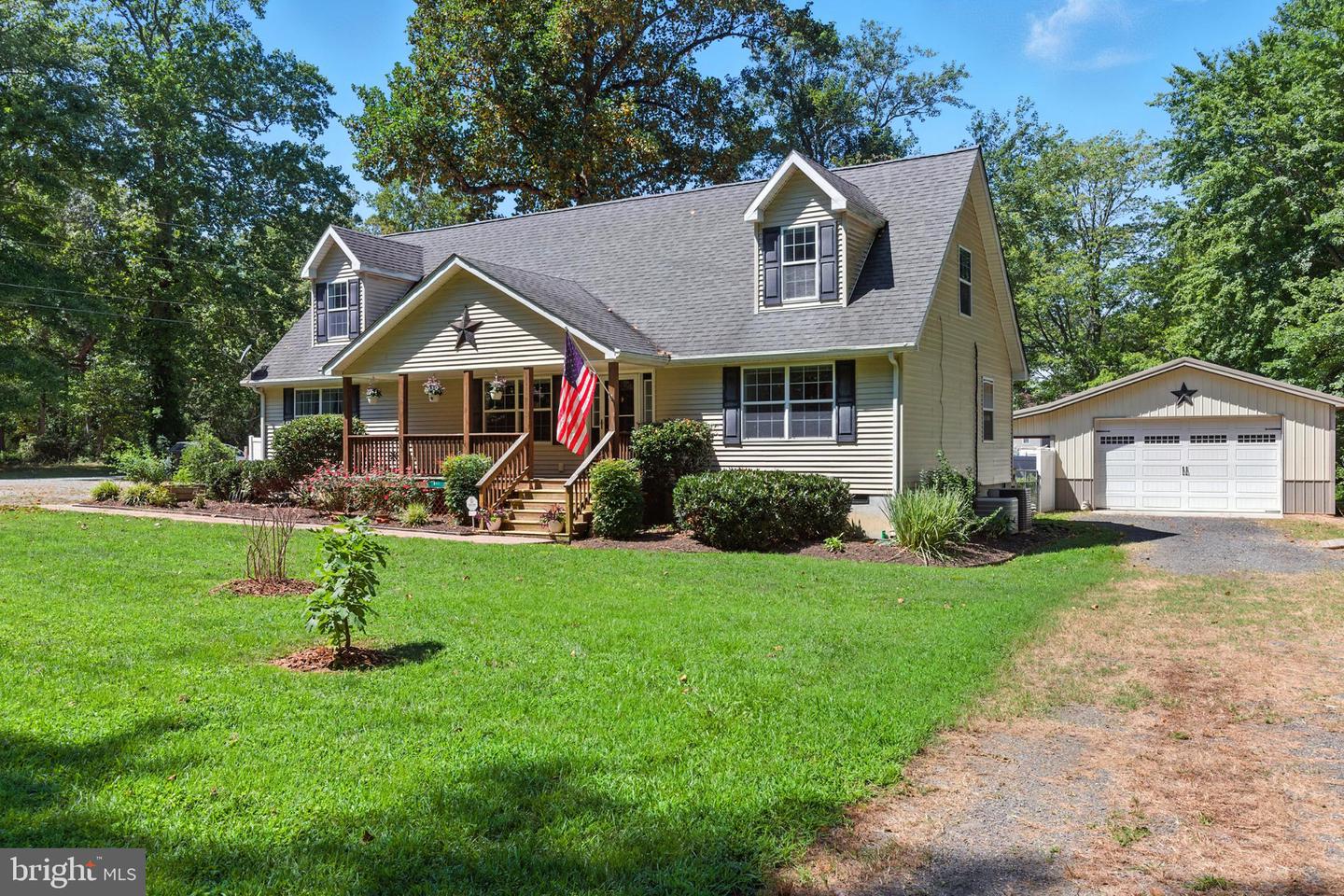 811 LONG POINT RD, HAGUE, Virginia 22469, 4 Bedrooms Bedrooms, 8 Rooms Rooms,3 BathroomsBathrooms,Residential,For sale,811 LONG POINT RD,VAWE2009630 MLS # VAWE2009630