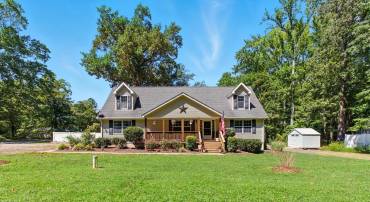 811 LONG POINT RD, HAGUE, Virginia 22469, 4 Bedrooms Bedrooms, 8 Rooms Rooms,3 BathroomsBathrooms,Residential,For sale,811 LONG POINT RD,VAWE2009630 MLS # VAWE2009630