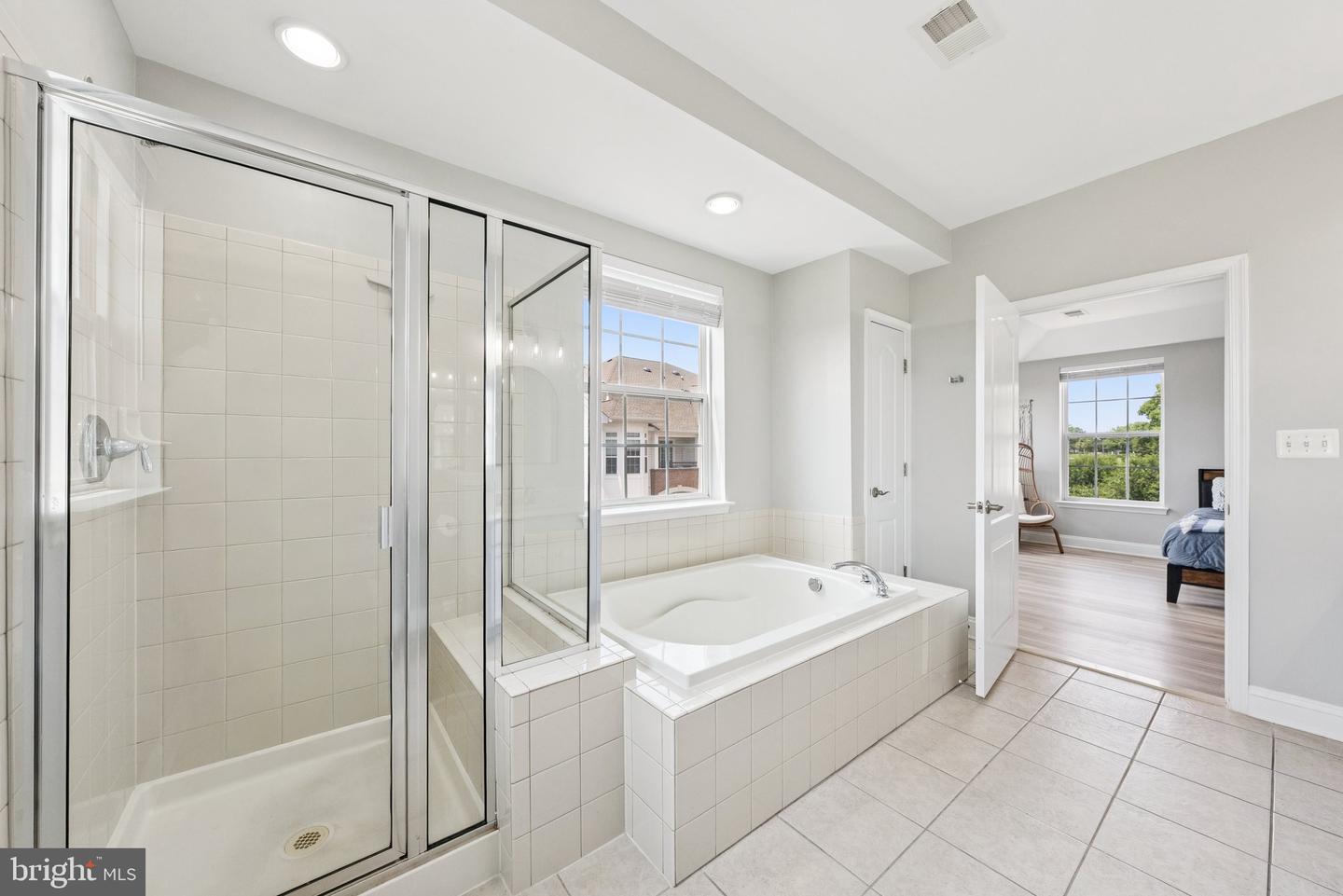 9200 CHARLESTON DR #407, MANASSAS, Virginia 20110, 3 Bedrooms Bedrooms, 9 Rooms Rooms,2 BathroomsBathrooms,Residential,For sale,9200 CHARLESTON DR #407,VAMN2009268 MLS # VAMN2009268