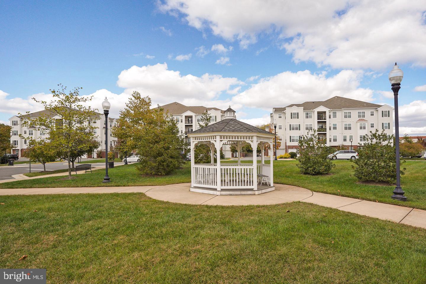 9200 CHARLESTON DR #407, MANASSAS, Virginia 20110, 3 Bedrooms Bedrooms, 9 Rooms Rooms,2 BathroomsBathrooms,Residential,For sale,9200 CHARLESTON DR #407,VAMN2009268 MLS # VAMN2009268