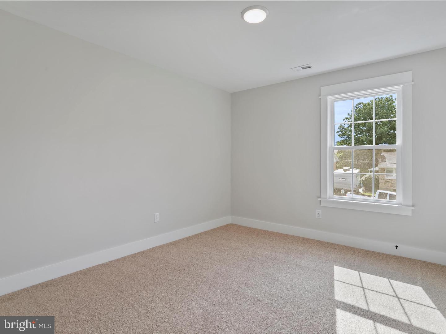 368 ROYAL AVE, STRASBURG, Virginia 22657, 3 Bedrooms Bedrooms, ,2 BathroomsBathrooms,Residential,For sale,368 ROYAL AVE,VASH2012342 MLS # VASH2012342