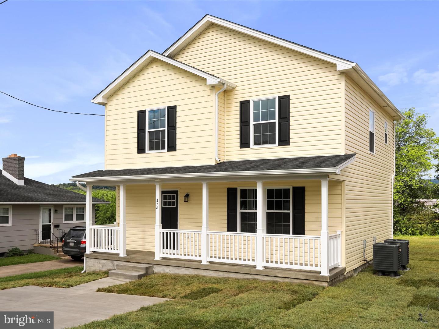 368 ROYAL AVE, STRASBURG, Virginia 22657, 3 Bedrooms Bedrooms, ,2 BathroomsBathrooms,Residential,For sale,368 ROYAL AVE,VASH2012342 MLS # VASH2012342