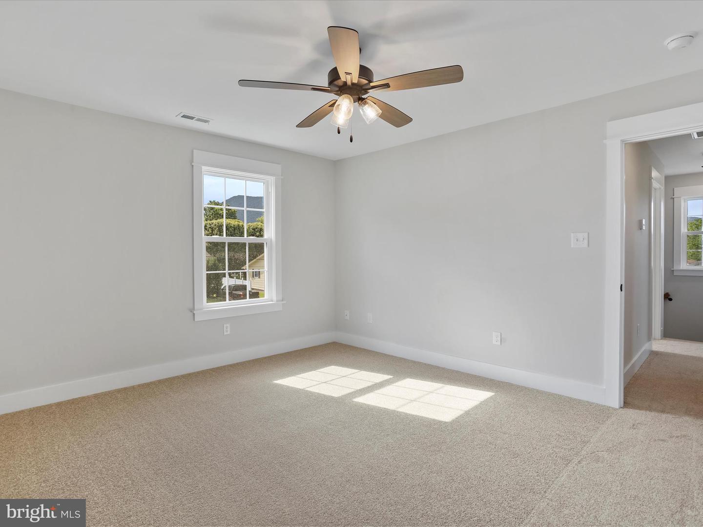 368 ROYAL AVE, STRASBURG, Virginia 22657, 3 Bedrooms Bedrooms, ,2 BathroomsBathrooms,Residential,For sale,368 ROYAL AVE,VASH2012342 MLS # VASH2012342