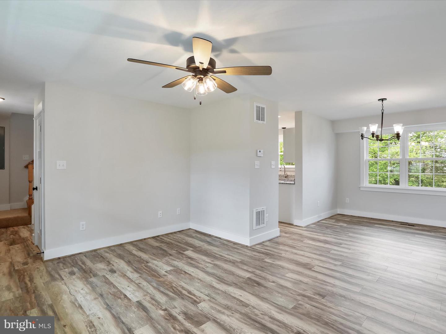 368 ROYAL AVE, STRASBURG, Virginia 22657, 3 Bedrooms Bedrooms, ,2 BathroomsBathrooms,Residential,For sale,368 ROYAL AVE,VASH2012342 MLS # VASH2012342
