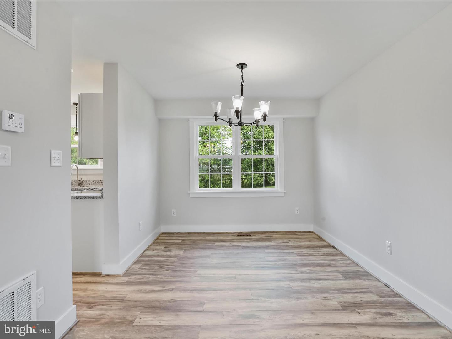 368 ROYAL AVE, STRASBURG, Virginia 22657, 3 Bedrooms Bedrooms, ,2 BathroomsBathrooms,Residential,For sale,368 ROYAL AVE,VASH2012342 MLS # VASH2012342