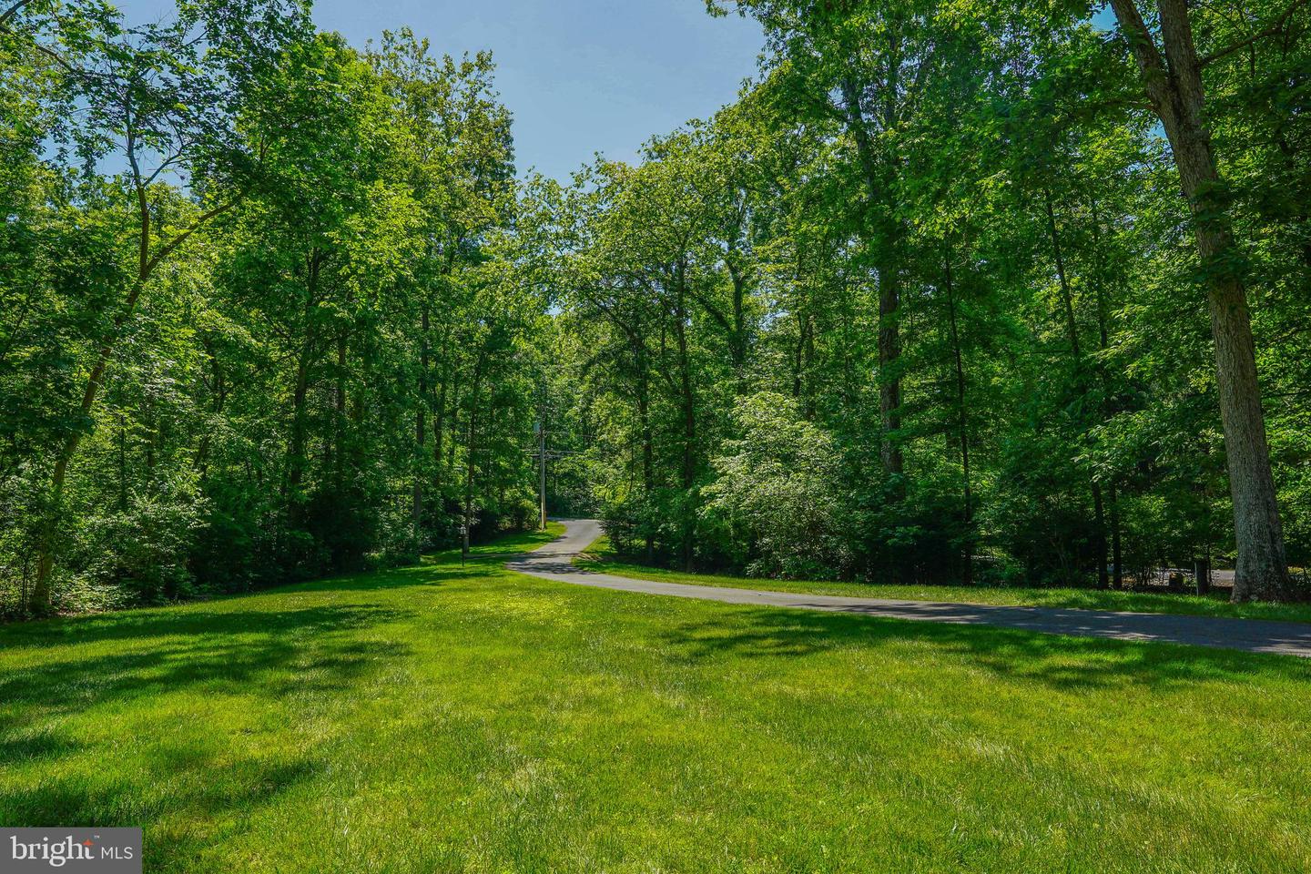 116 LAKE DR, STERLING, Virginia 20164, 4 Bedrooms Bedrooms, ,4 BathroomsBathrooms,Residential,For sale,116 LAKE DR,VALO2105430 MLS # VALO2105430