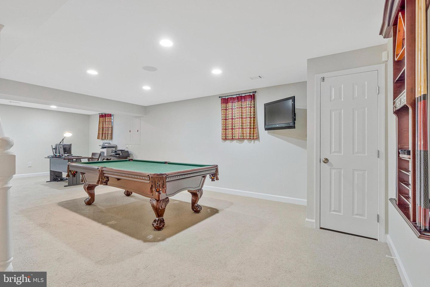 116 LAKE DR, STERLING, Virginia 20164, 4 Bedrooms Bedrooms, ,4 BathroomsBathrooms,Residential,For sale,116 LAKE DR,VALO2105430 MLS # VALO2105430