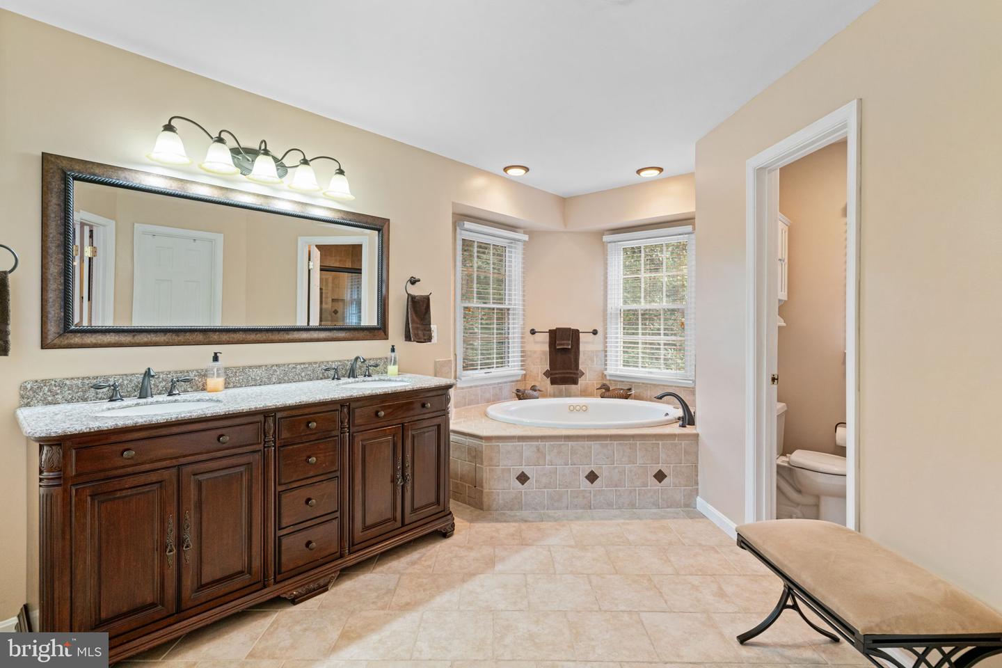 12517 EASTER LN, FAIRFAX, Virginia 22030, 4 Bedrooms Bedrooms, ,3 BathroomsBathrooms,Residential,For sale,12517 EASTER LN,VAFX2263758 MLS # VAFX2263758