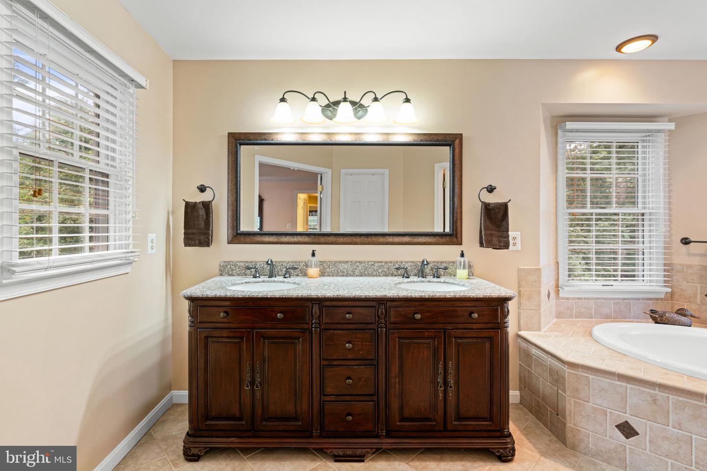 12517 EASTER LN, FAIRFAX, Virginia 22030, 4 Bedrooms Bedrooms, ,3 BathroomsBathrooms,Residential,For sale,12517 EASTER LN,VAFX2263758 MLS # VAFX2263758