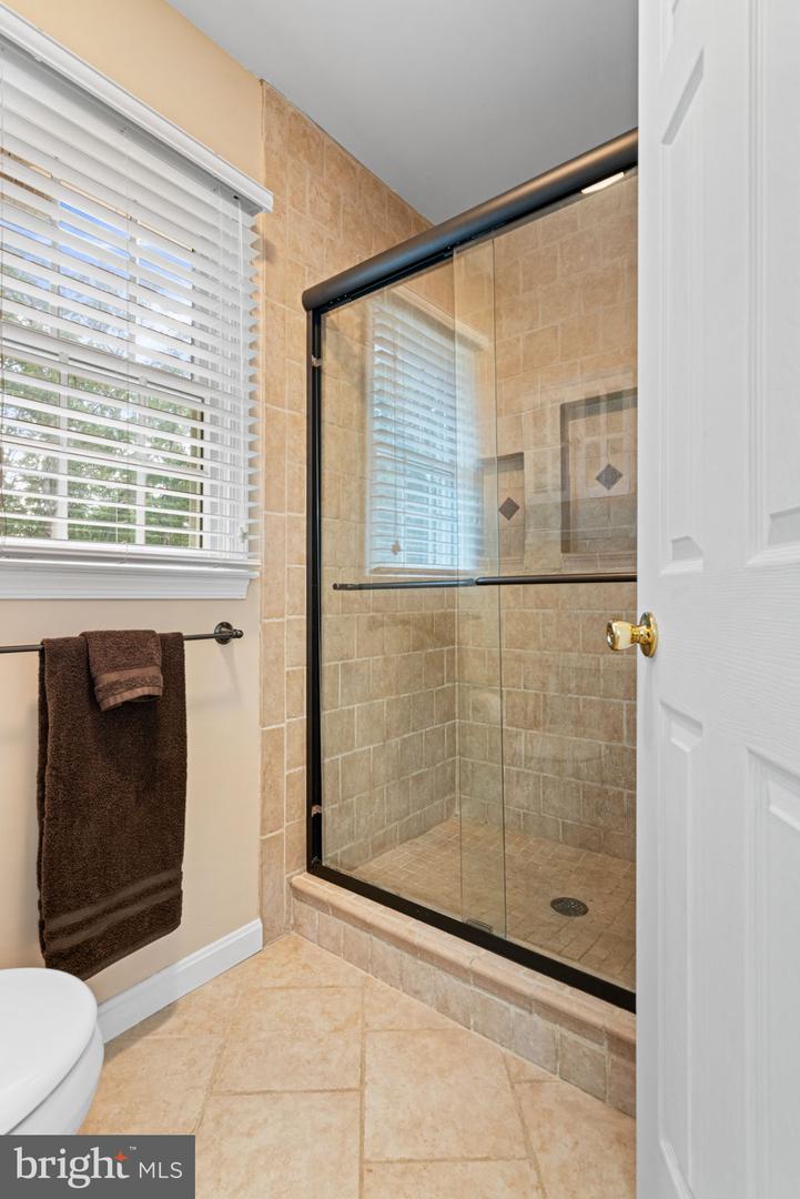 12517 EASTER LN, FAIRFAX, Virginia 22030, 4 Bedrooms Bedrooms, ,3 BathroomsBathrooms,Residential,For sale,12517 EASTER LN,VAFX2263758 MLS # VAFX2263758