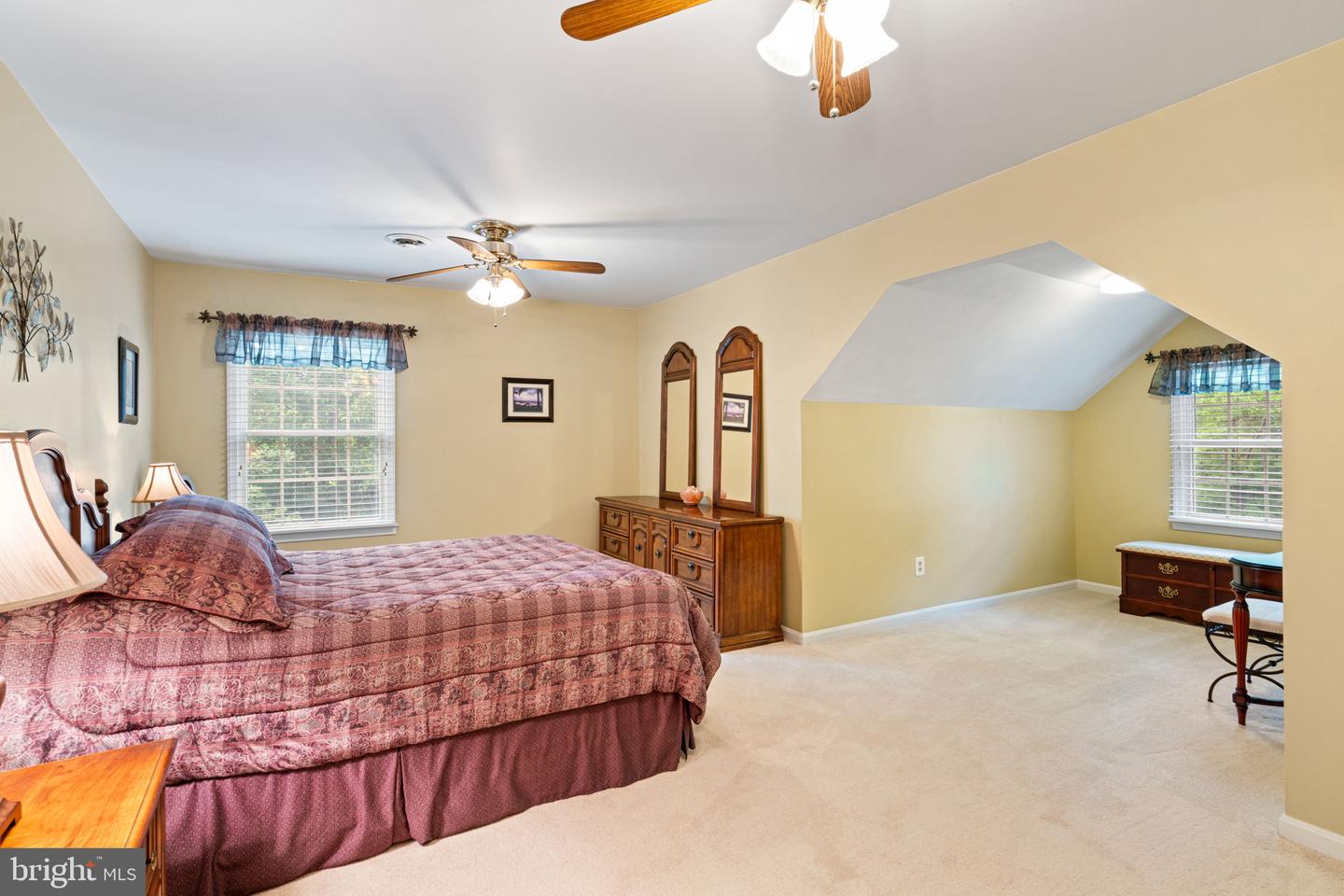 12517 EASTER LN, FAIRFAX, Virginia 22030, 4 Bedrooms Bedrooms, ,3 BathroomsBathrooms,Residential,For sale,12517 EASTER LN,VAFX2263758 MLS # VAFX2263758