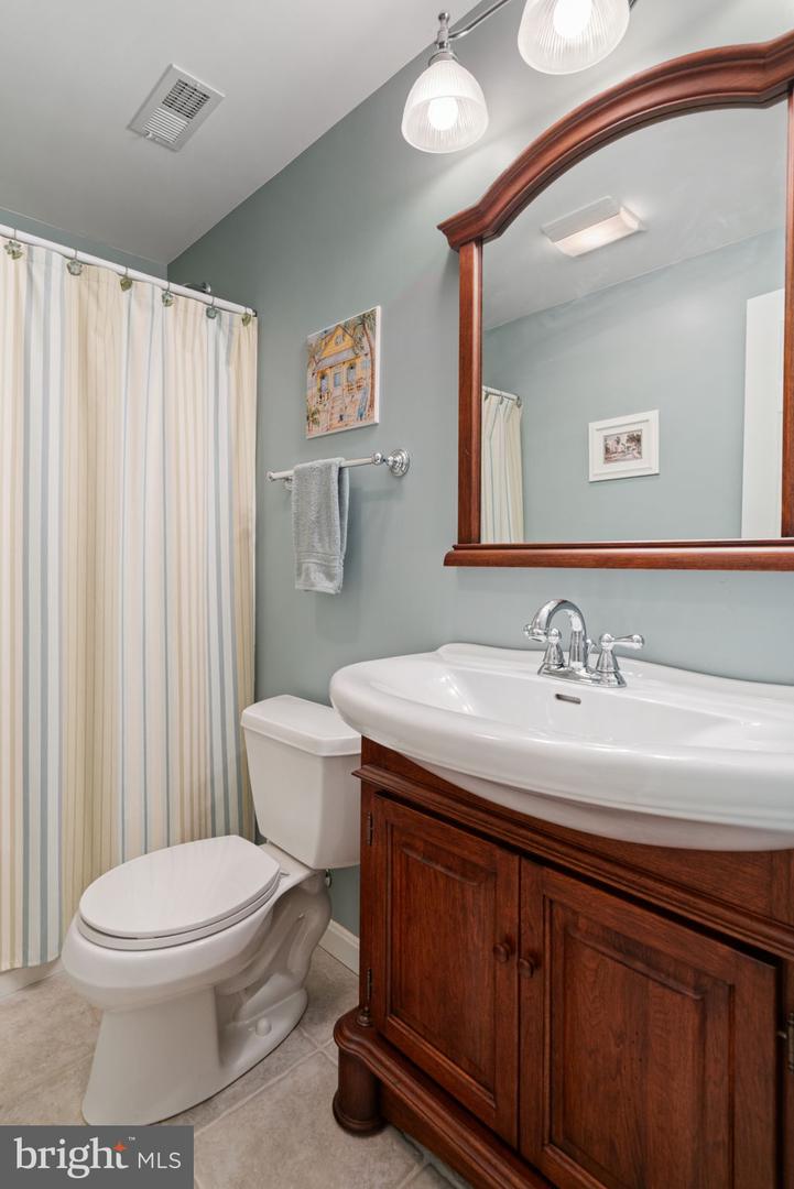 12517 EASTER LN, FAIRFAX, Virginia 22030, 4 Bedrooms Bedrooms, ,3 BathroomsBathrooms,Residential,For sale,12517 EASTER LN,VAFX2263758 MLS # VAFX2263758
