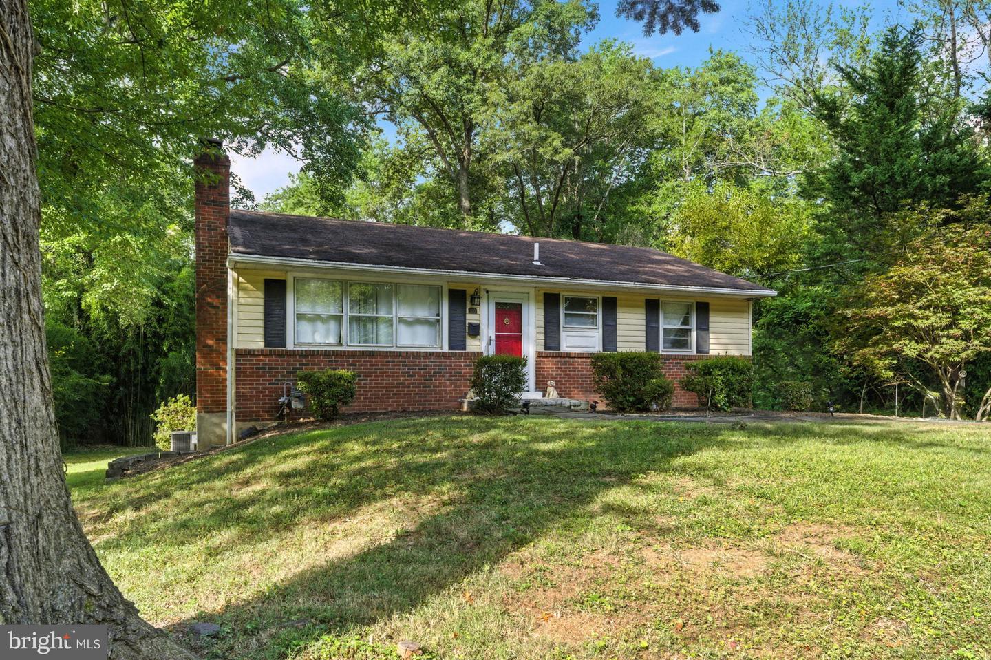 920 COTTAGE ST SW, VIENNA, Virginia 22180, 4 Bedrooms Bedrooms, ,2 BathroomsBathrooms,Residential,For sale,920 COTTAGE ST SW,VAFX2263840 MLS # VAFX2263840