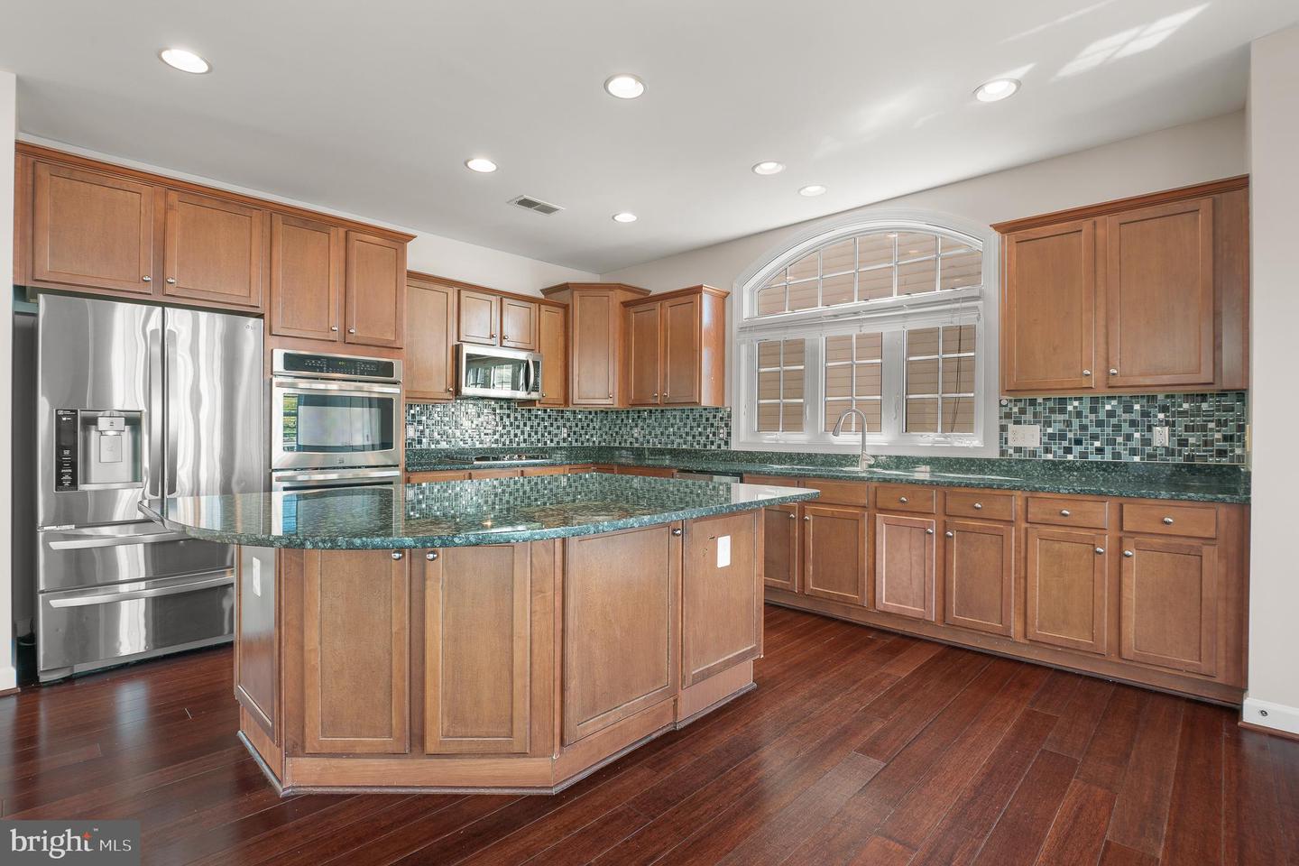 16862 REEF KNOT WAY, WOODBRIDGE, Virginia 22191, 5 Bedrooms Bedrooms, ,4 BathroomsBathrooms,Residential,For sale,16862 REEF KNOT WAY,VAPW2102818 MLS # VAPW2102818
