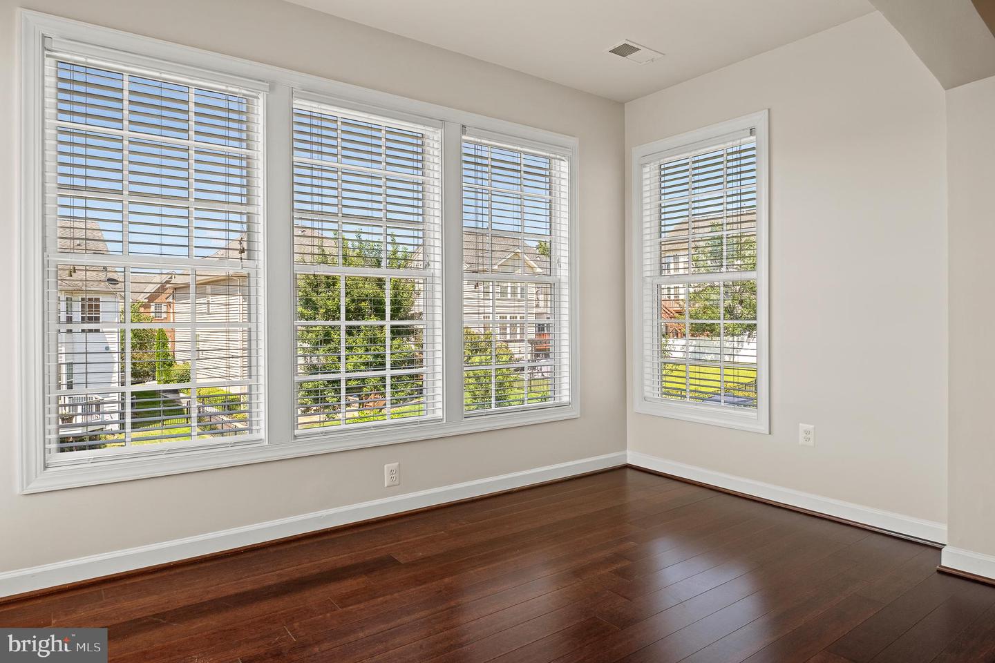 16862 REEF KNOT WAY, WOODBRIDGE, Virginia 22191, 5 Bedrooms Bedrooms, ,4 BathroomsBathrooms,Residential,For sale,16862 REEF KNOT WAY,VAPW2102818 MLS # VAPW2102818
