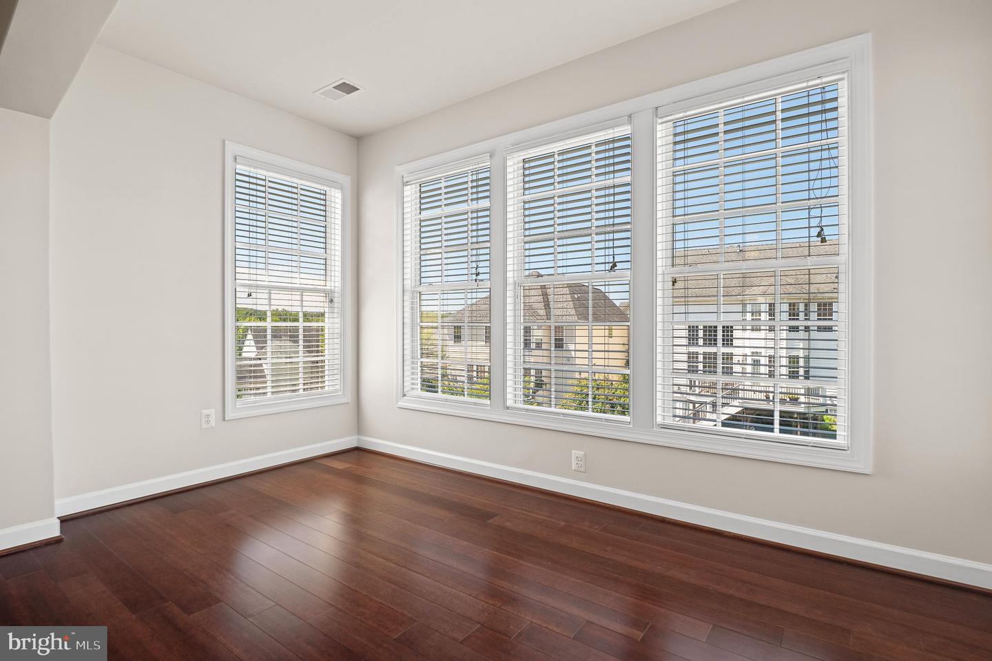16862 REEF KNOT WAY, WOODBRIDGE, Virginia 22191, 5 Bedrooms Bedrooms, ,4 BathroomsBathrooms,Residential,For sale,16862 REEF KNOT WAY,VAPW2102818 MLS # VAPW2102818