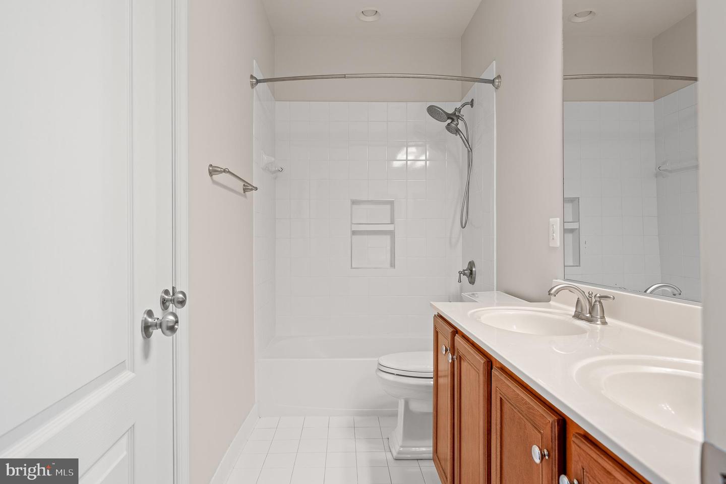 16862 REEF KNOT WAY, WOODBRIDGE, Virginia 22191, 5 Bedrooms Bedrooms, ,4 BathroomsBathrooms,Residential,For sale,16862 REEF KNOT WAY,VAPW2102818 MLS # VAPW2102818