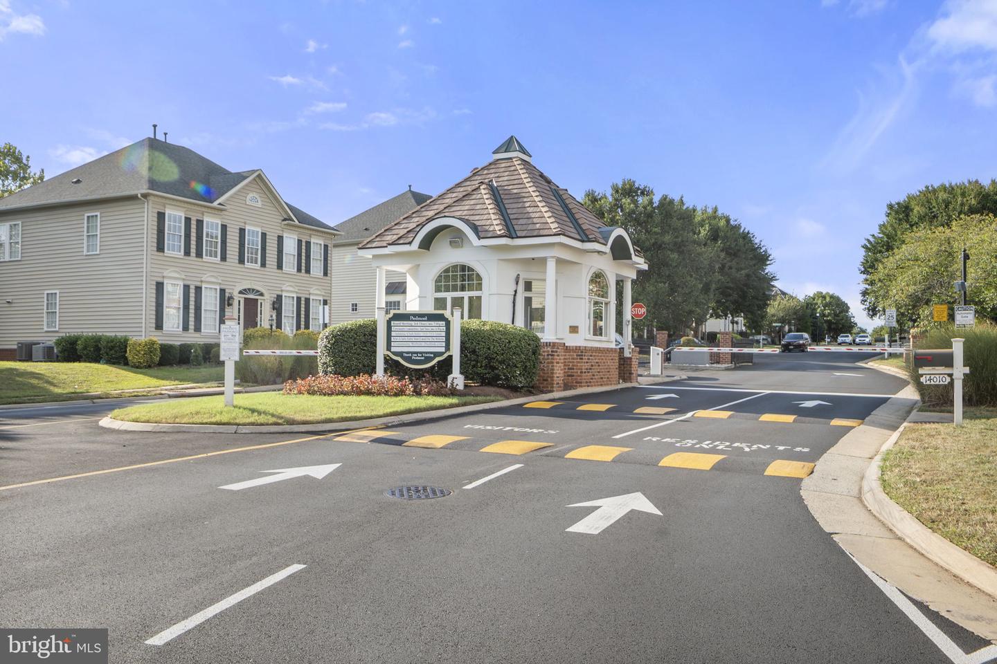 6528 ATKINS WAY, GAINESVILLE, Virginia 20155, 4 Bedrooms Bedrooms, 8 Rooms Rooms,4 BathroomsBathrooms,Residential,For sale,6528 ATKINS WAY,VAPW2102878 MLS # VAPW2102878