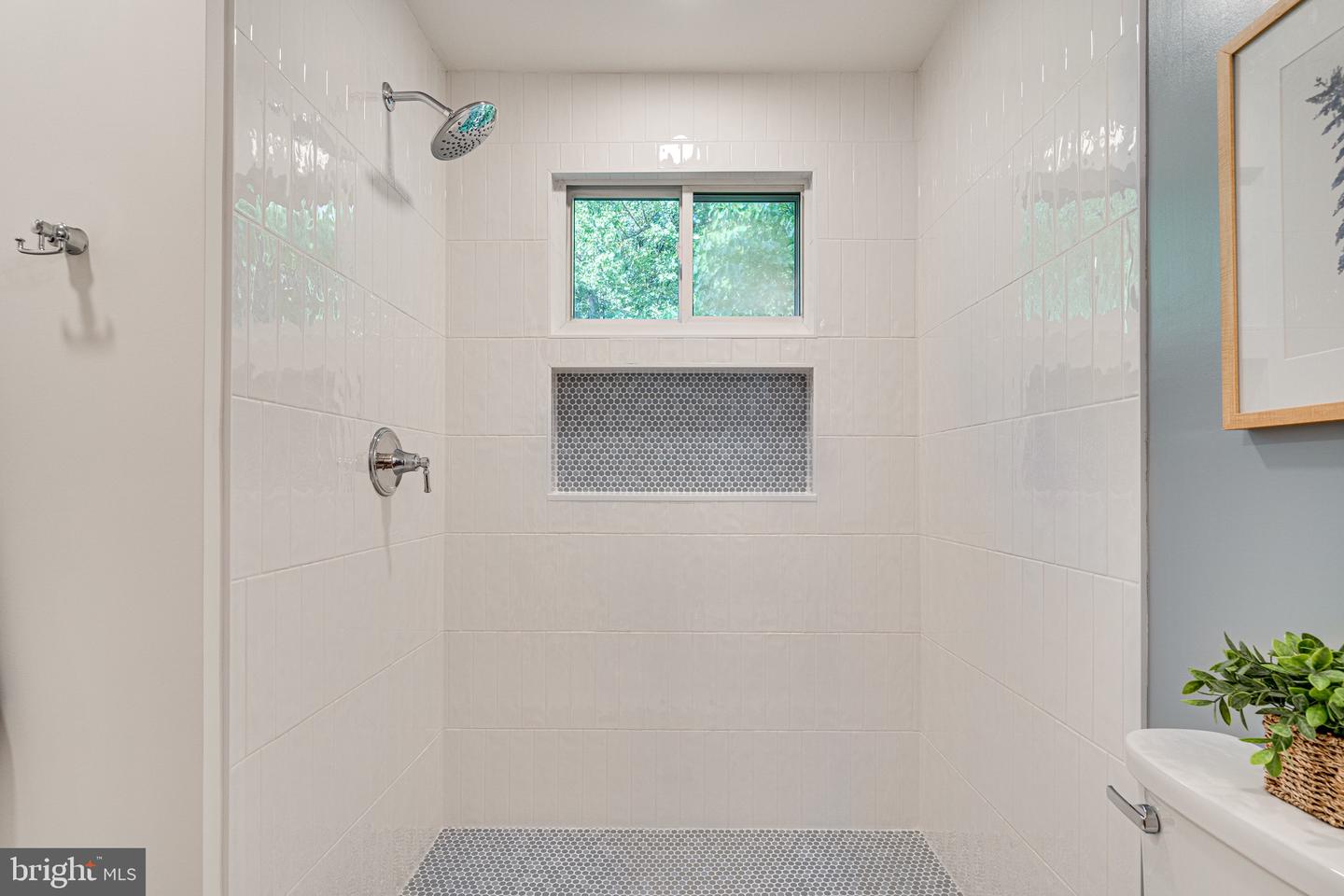 5137 RICHARDSON DR, FAIRFAX, Virginia 22032, 4 Bedrooms Bedrooms, 11 Rooms Rooms,2 BathroomsBathrooms,Residential,For sale,5137 RICHARDSON DR,VAFX2264136 MLS # VAFX2264136