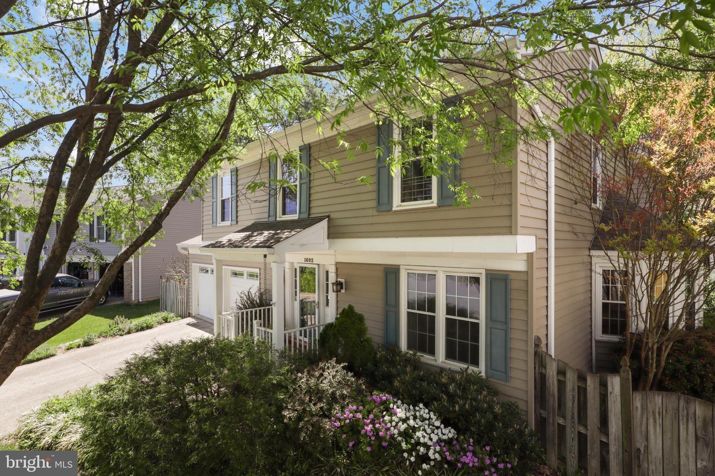 1602 BLACKSMITH LN, HERNDON, Virginia 20170, 5 Bedrooms Bedrooms, ,3 BathroomsBathrooms,Residential,For sale,1602 BLACKSMITH LN,VAFX2264212 MLS # VAFX2264212