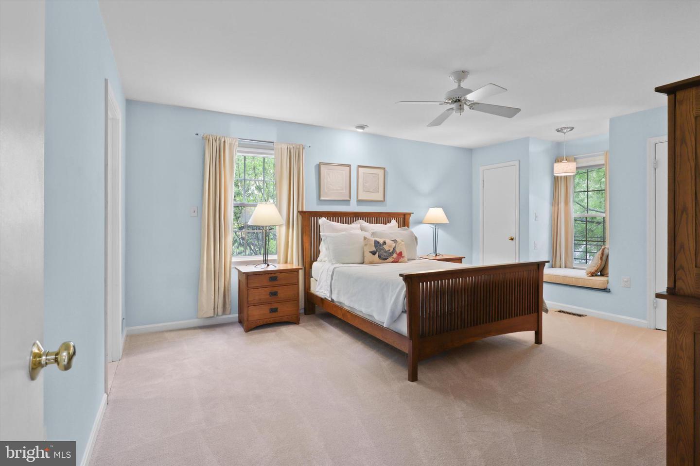 1602 BLACKSMITH LN, HERNDON, Virginia 20170, 5 Bedrooms Bedrooms, ,3 BathroomsBathrooms,Residential,For sale,1602 BLACKSMITH LN,VAFX2264212 MLS # VAFX2264212
