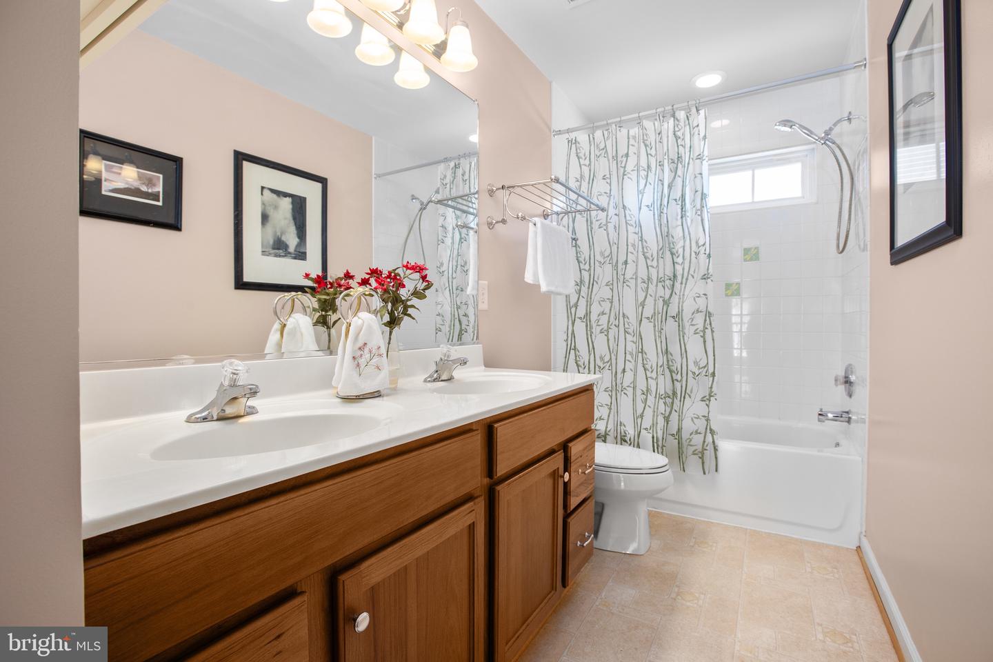 5803 TELLURIDE LN, SPOTSYLVANIA, Virginia 22553, 4 Bedrooms Bedrooms, 11 Rooms Rooms,2 BathroomsBathrooms,Residential,For sale,5803 TELLURIDE LN,VASP2035918 MLS # VASP2035918