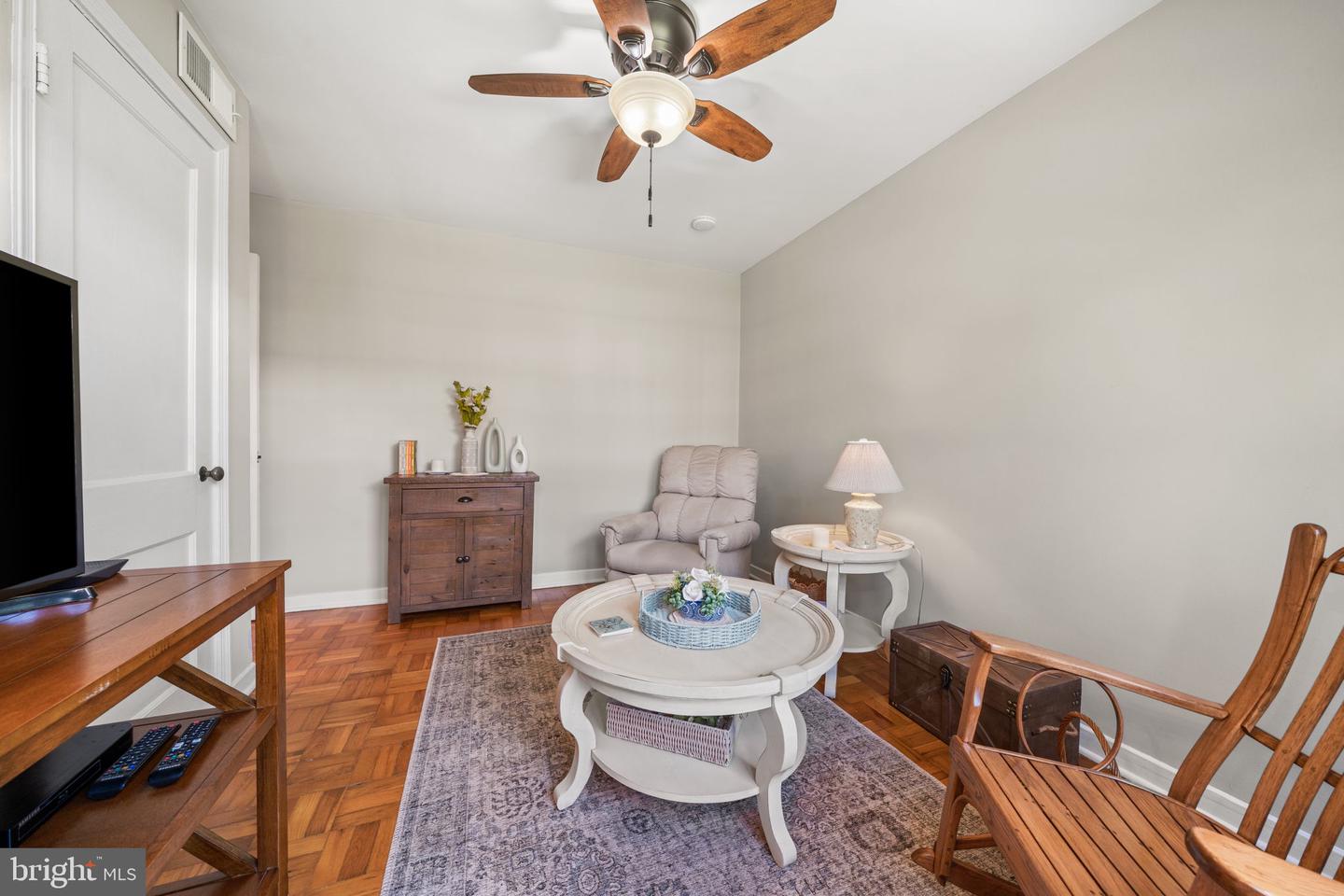 6701 W WAKEFIELD DR #A2, ALEXANDRIA, Virginia 22307, 2 Bedrooms Bedrooms, 5 Rooms Rooms,1 BathroomBathrooms,Residential,For sale,6701 W WAKEFIELD DR #A2,VAFX2264310 MLS # VAFX2264310