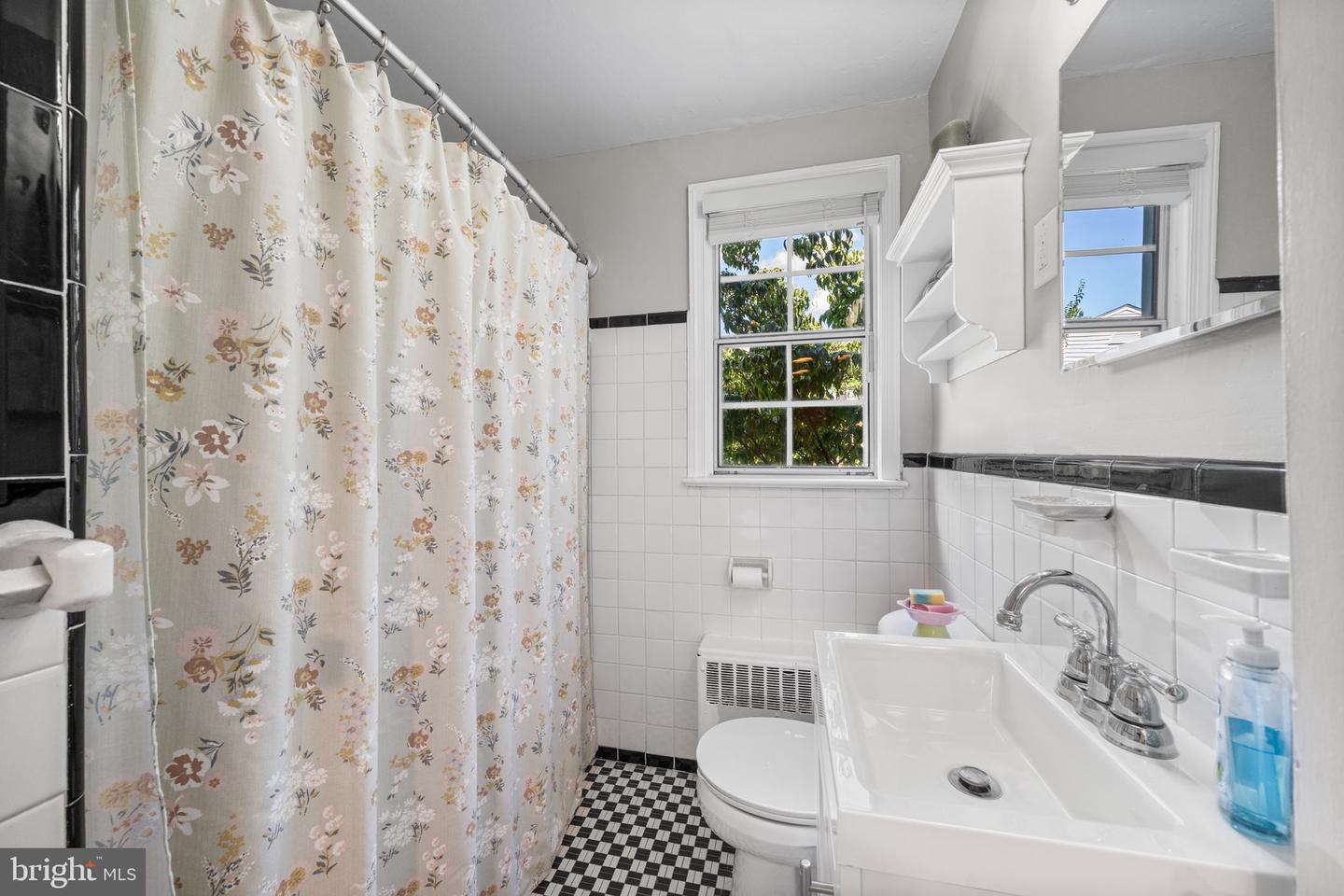 6701 W WAKEFIELD DR #A2, ALEXANDRIA, Virginia 22307, 2 Bedrooms Bedrooms, 5 Rooms Rooms,1 BathroomBathrooms,Residential,For sale,6701 W WAKEFIELD DR #A2,VAFX2264310 MLS # VAFX2264310