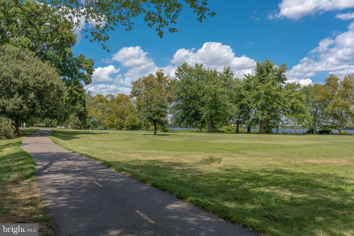 6701 W WAKEFIELD DR #A2, ALEXANDRIA, Virginia 22307, 2 Bedrooms Bedrooms, 5 Rooms Rooms,1 BathroomBathrooms,Residential,For sale,6701 W WAKEFIELD DR #A2,VAFX2264310 MLS # VAFX2264310