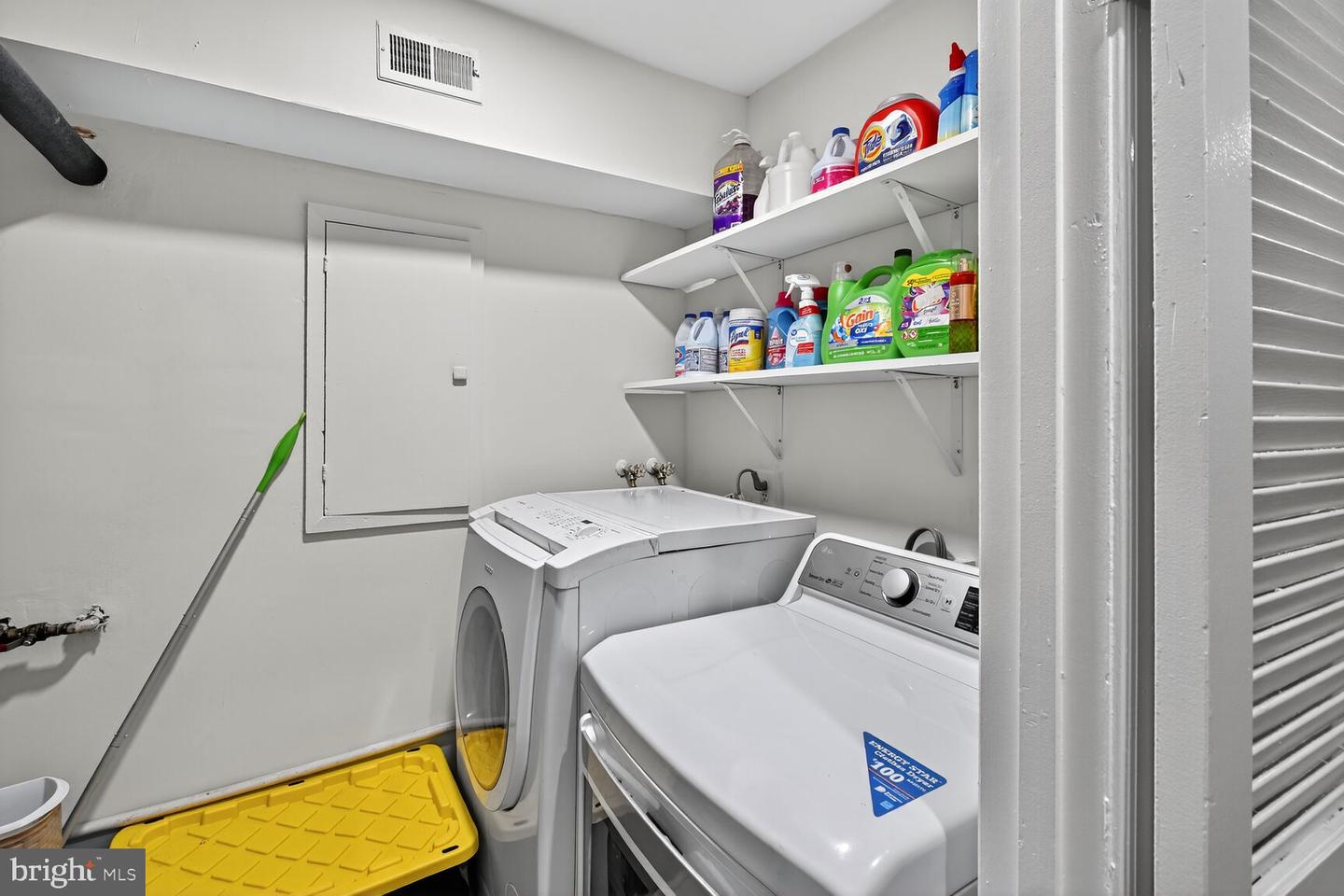 3890 MARIPOSA PL #49E, ALEXANDRIA, Virginia 22309, 3 Bedrooms Bedrooms, ,2 BathroomsBathrooms,Residential,For sale,3890 MARIPOSA PL #49E,VAFX2264346 MLS # VAFX2264346
