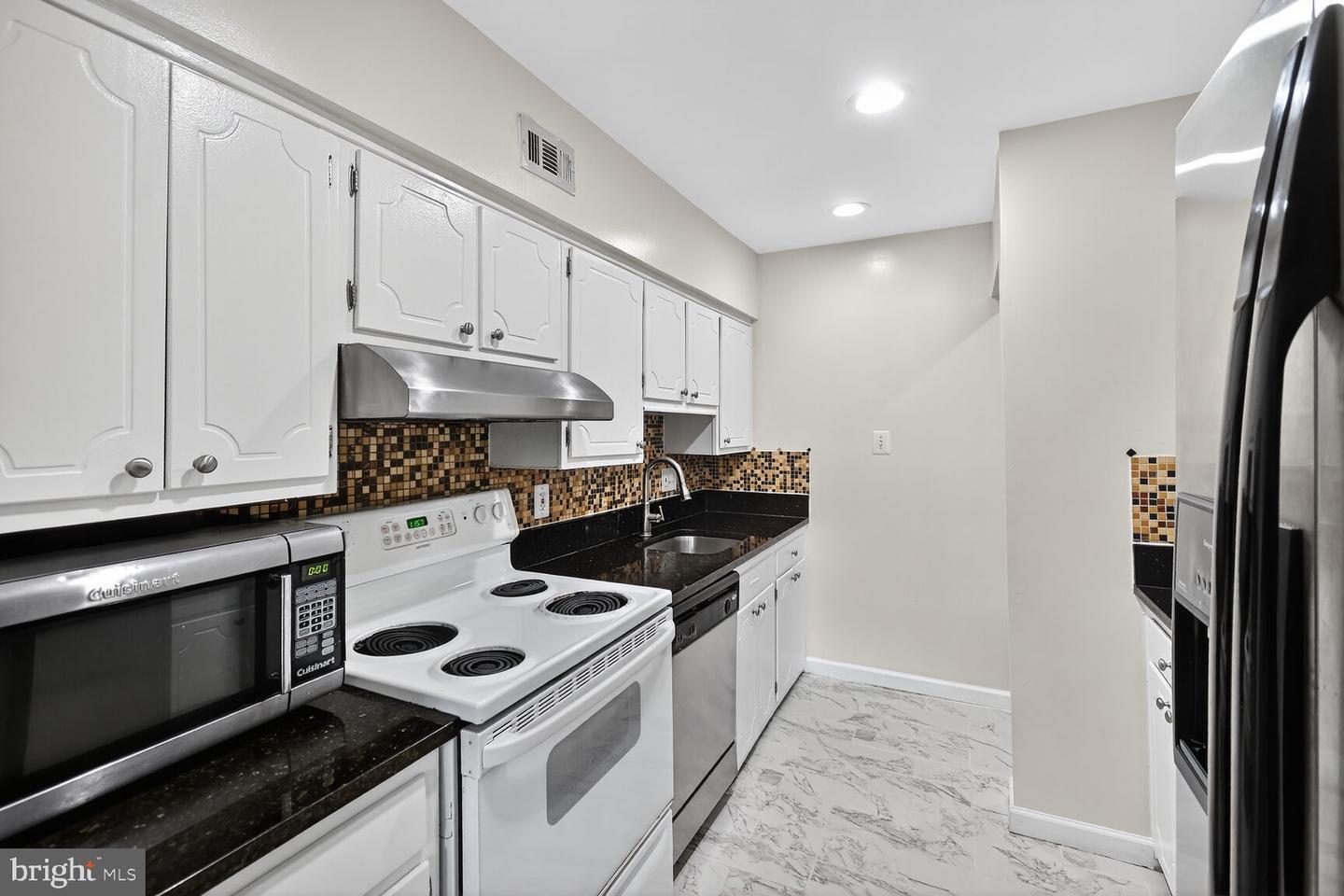 3890 MARIPOSA PL #49E, ALEXANDRIA, Virginia 22309, 3 Bedrooms Bedrooms, ,2 BathroomsBathrooms,Residential,For sale,3890 MARIPOSA PL #49E,VAFX2264346 MLS # VAFX2264346