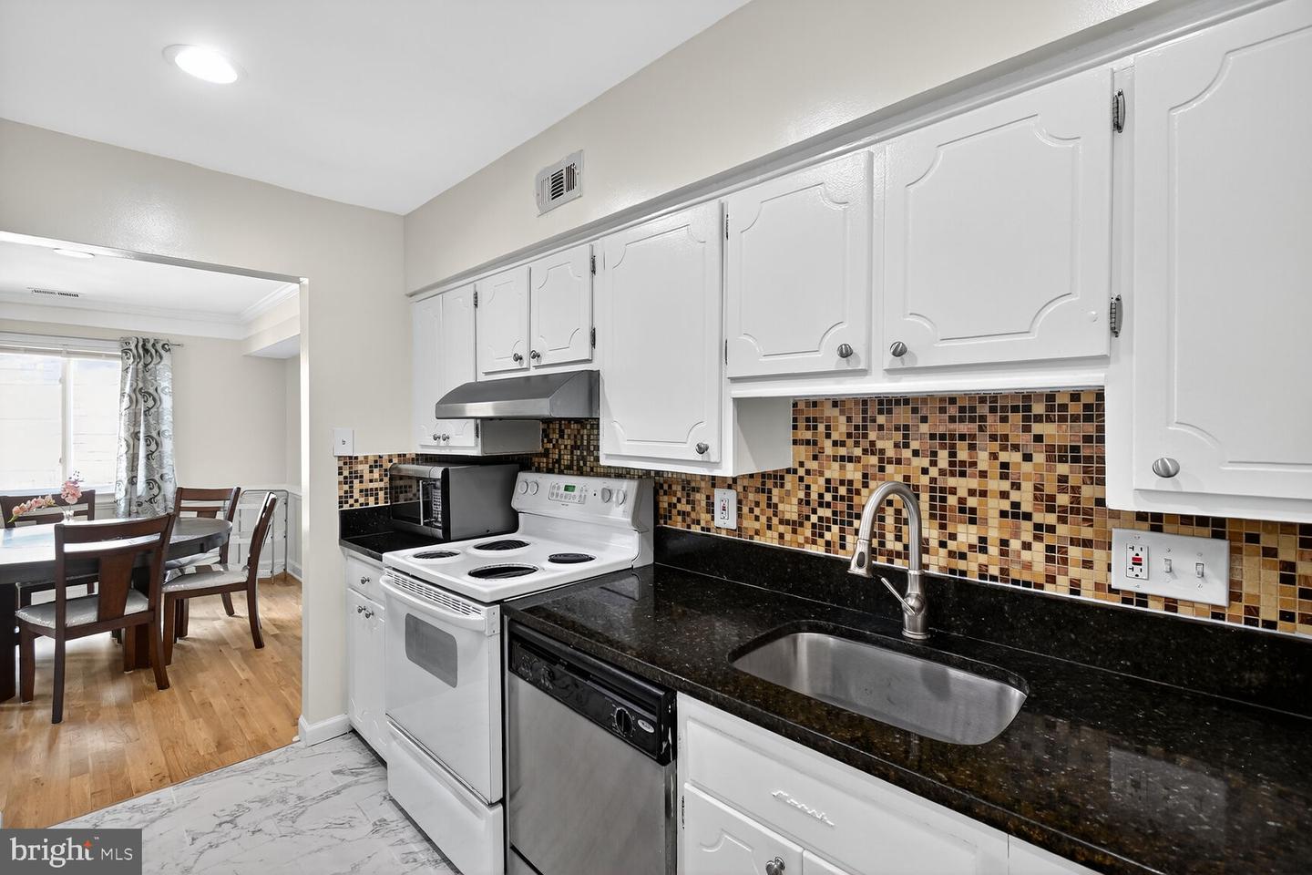 3890 MARIPOSA PL #49E, ALEXANDRIA, Virginia 22309, 3 Bedrooms Bedrooms, ,2 BathroomsBathrooms,Residential,For sale,3890 MARIPOSA PL #49E,VAFX2264346 MLS # VAFX2264346