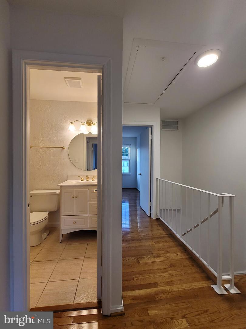 9165 BROKEN OAK PL #41C, BURKE, Virginia 22015, 3 Bedrooms Bedrooms, ,2 BathroomsBathrooms,Residential,For sale,9165 BROKEN OAK PL #41C,VAFX2264440 MLS # VAFX2264440