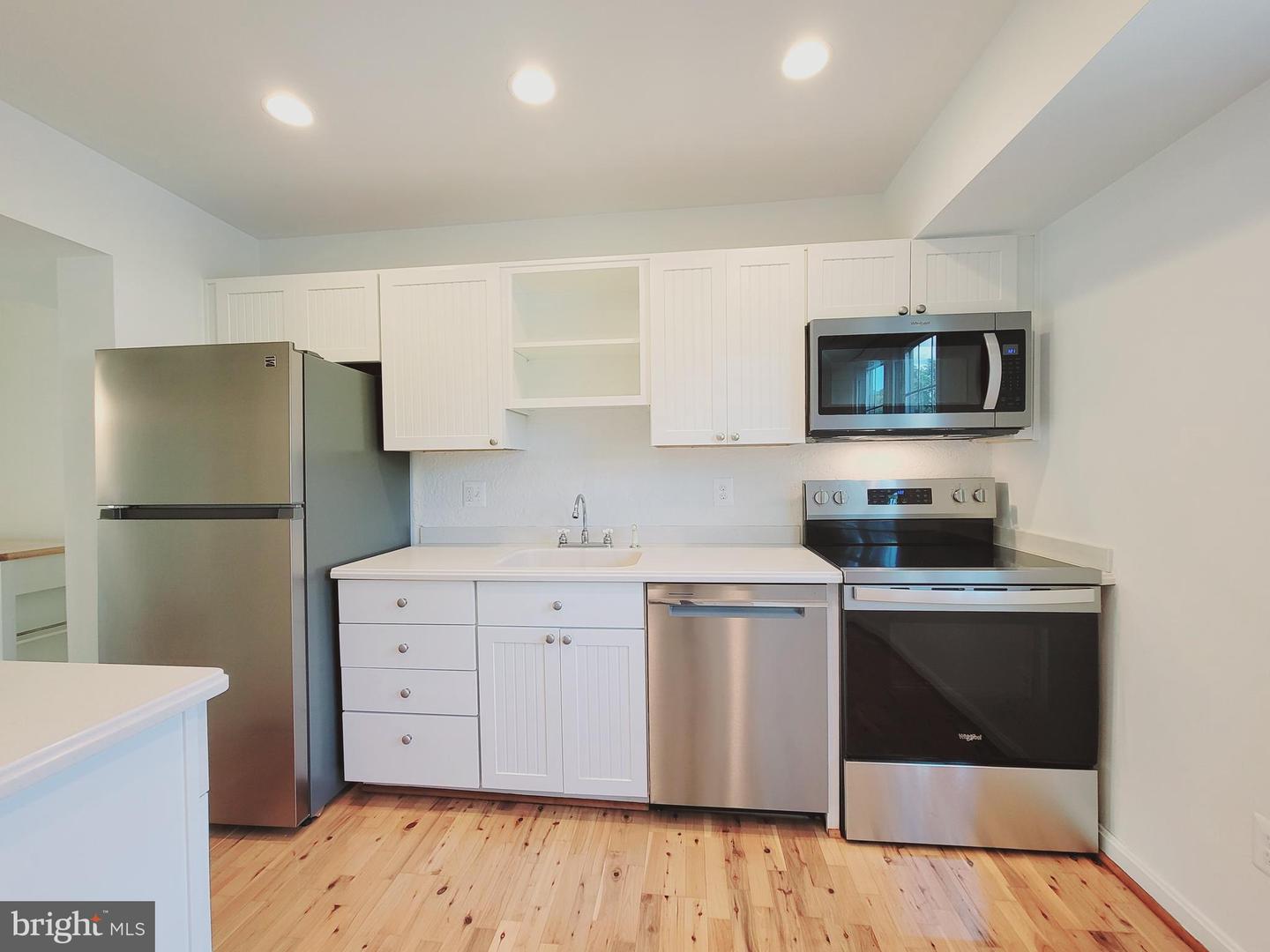 9165 BROKEN OAK PL #41C, BURKE, Virginia 22015, 3 Bedrooms Bedrooms, ,2 BathroomsBathrooms,Residential,For sale,9165 BROKEN OAK PL #41C,VAFX2264440 MLS # VAFX2264440