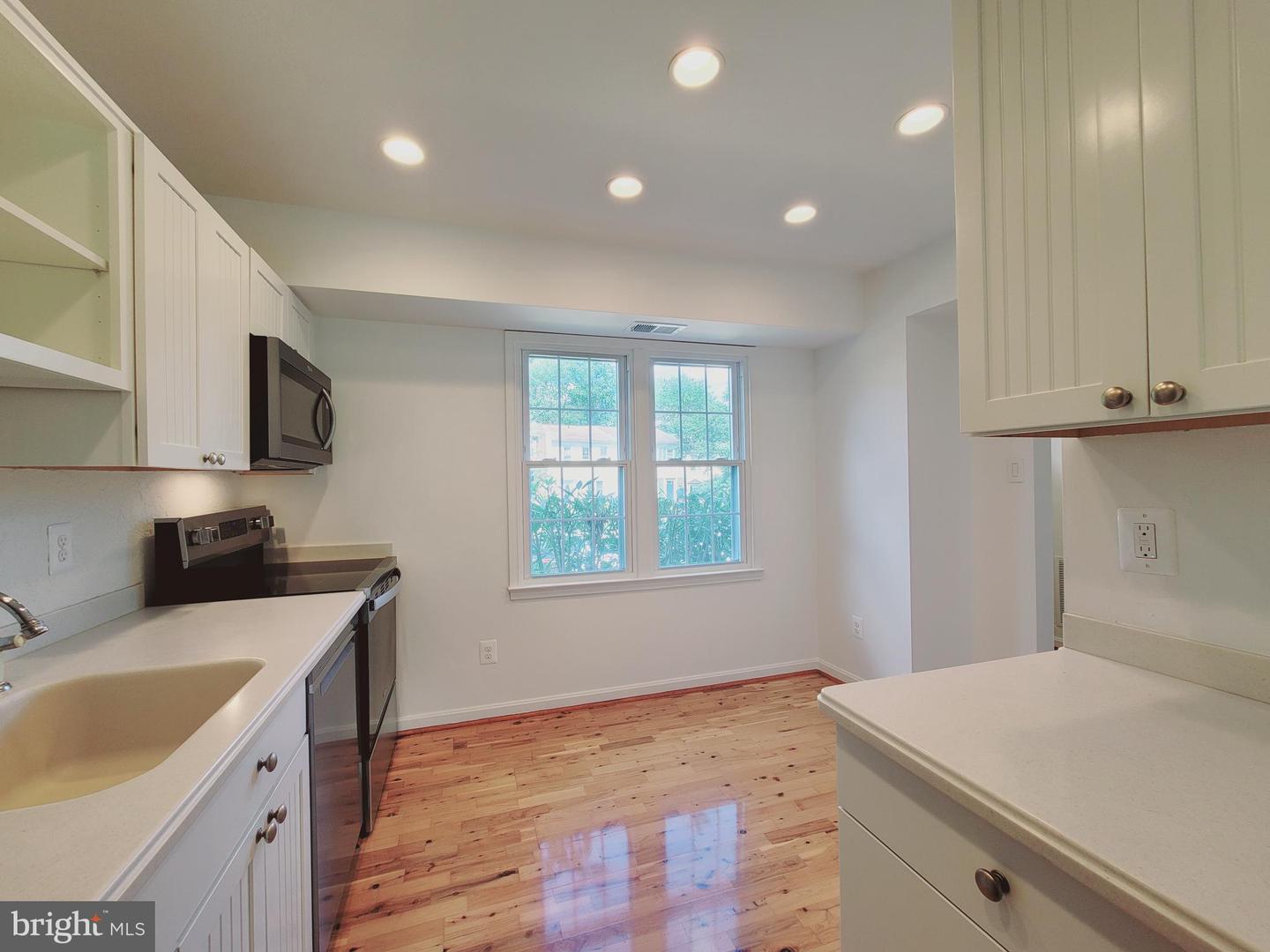 9165 BROKEN OAK PL #41C, BURKE, Virginia 22015, 3 Bedrooms Bedrooms, ,2 BathroomsBathrooms,Residential,For sale,9165 BROKEN OAK PL #41C,VAFX2264440 MLS # VAFX2264440