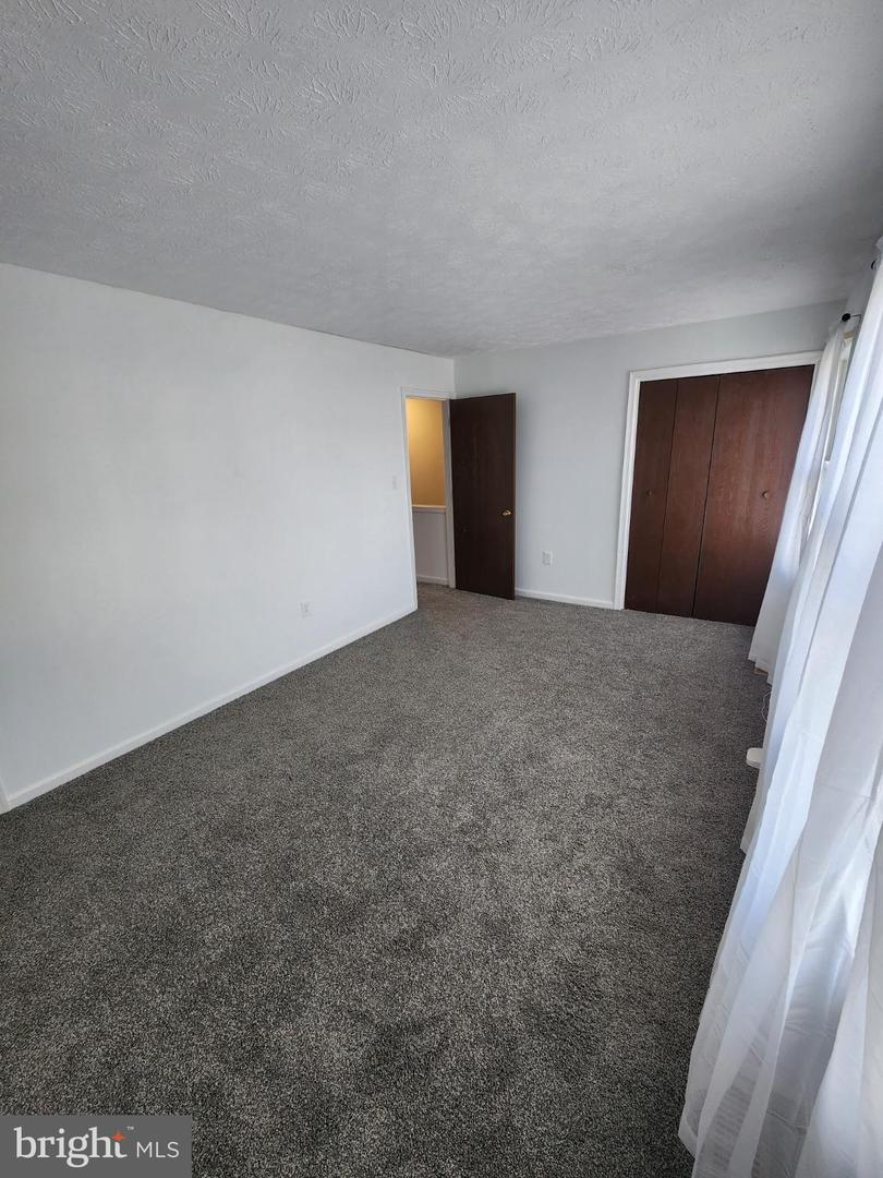 389 SURREY CLUB LN, STEPHENS CITY, Virginia 22655, 2 Bedrooms Bedrooms, 8 Rooms Rooms,1 BathroomBathrooms,Residential,For sale,389 SURREY CLUB LN,VAFV2036546 MLS # VAFV2036546