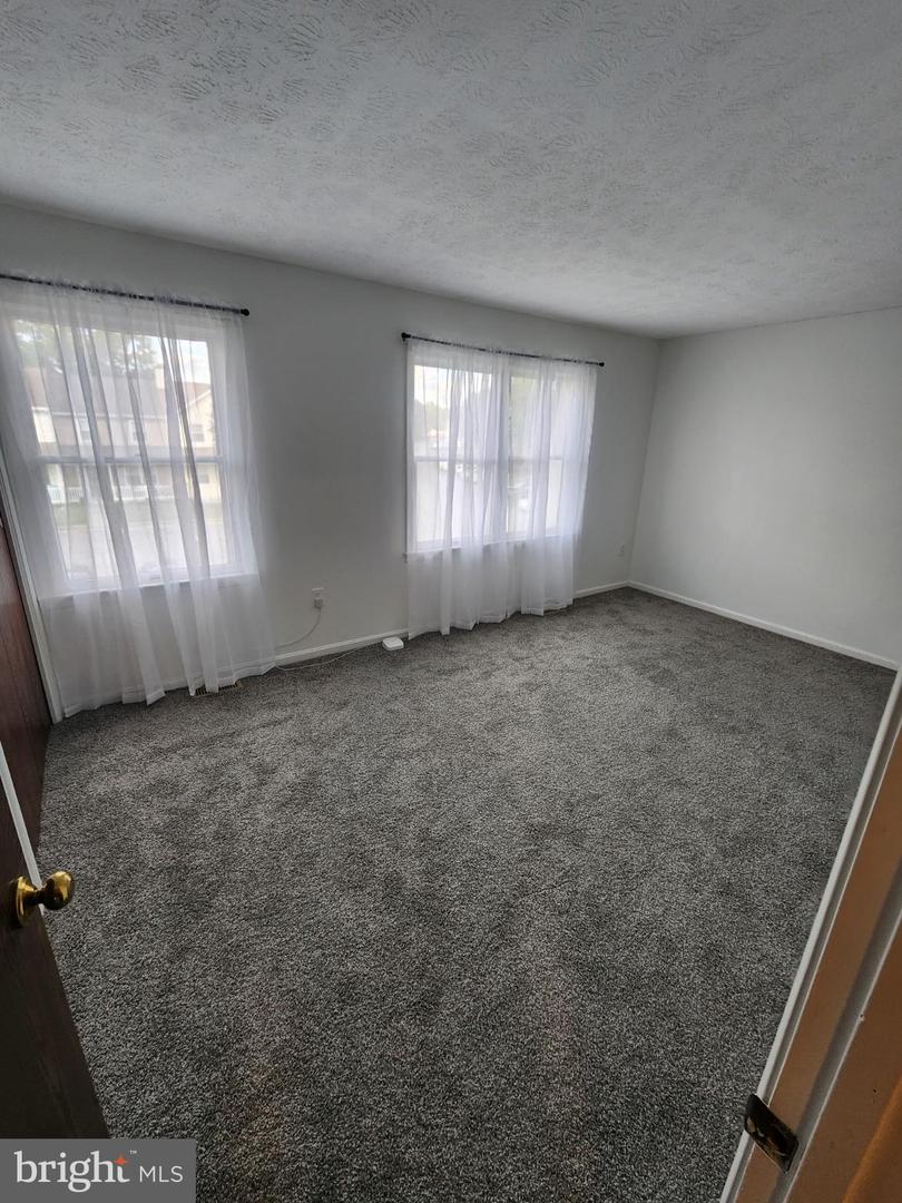 389 SURREY CLUB LN, STEPHENS CITY, Virginia 22655, 2 Bedrooms Bedrooms, 8 Rooms Rooms,1 BathroomBathrooms,Residential,For sale,389 SURREY CLUB LN,VAFV2036546 MLS # VAFV2036546