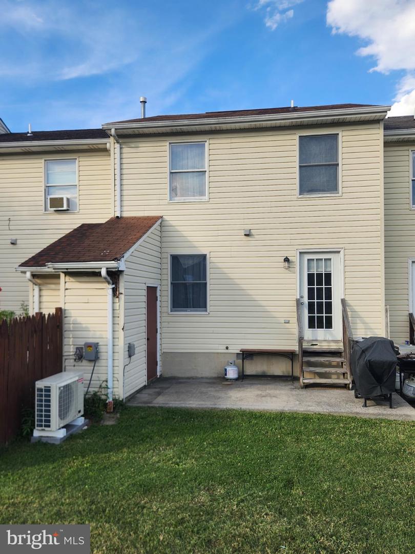 389 SURREY CLUB LN, STEPHENS CITY, Virginia 22655, 2 Bedrooms Bedrooms, 8 Rooms Rooms,1 BathroomBathrooms,Residential,For sale,389 SURREY CLUB LN,VAFV2036546 MLS # VAFV2036546