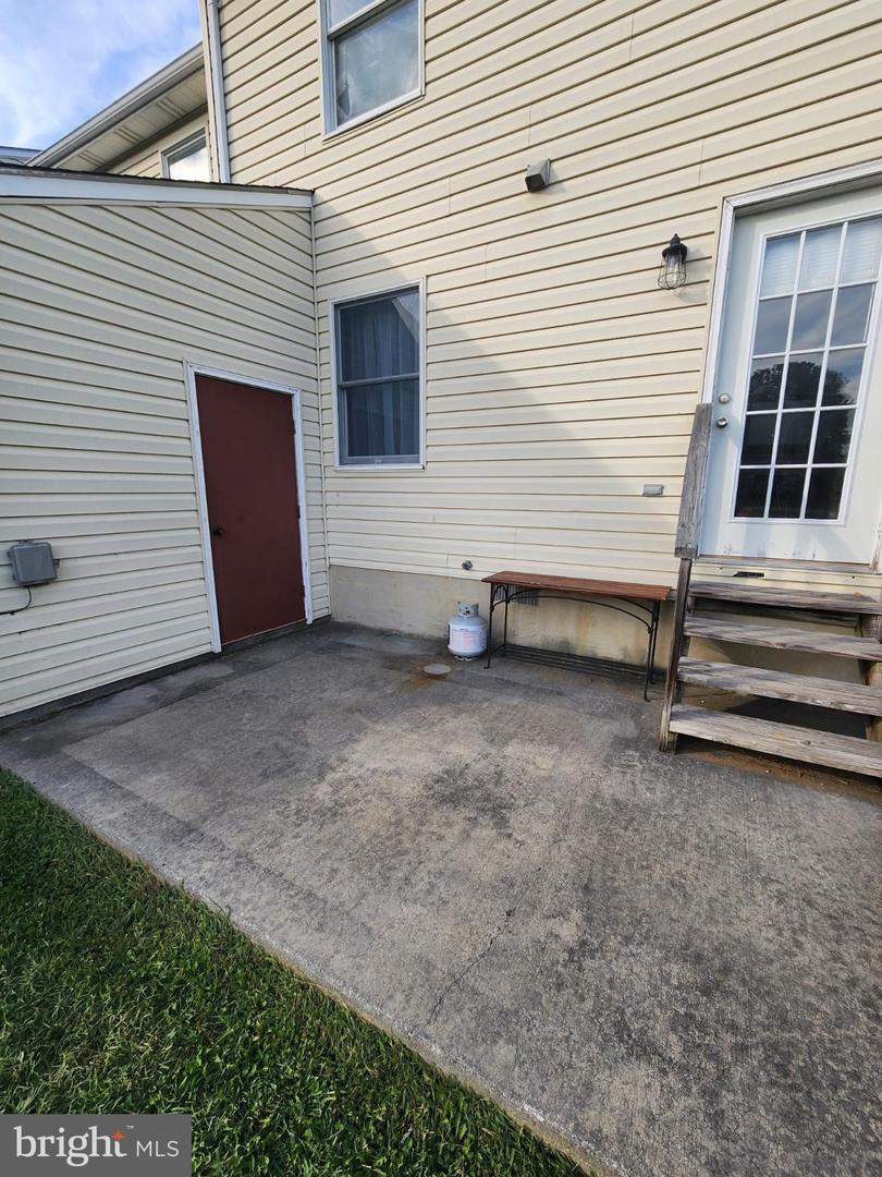 389 SURREY CLUB LN, STEPHENS CITY, Virginia 22655, 2 Bedrooms Bedrooms, 8 Rooms Rooms,1 BathroomBathrooms,Residential,For sale,389 SURREY CLUB LN,VAFV2036546 MLS # VAFV2036546