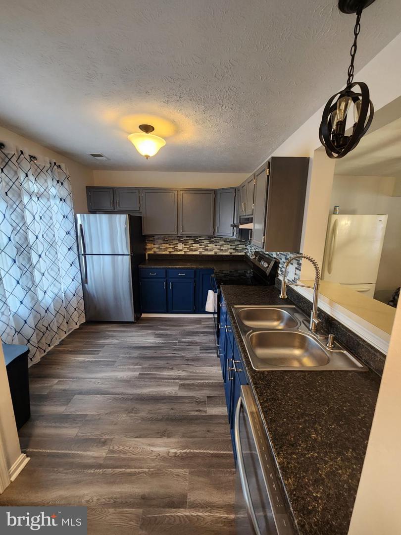 389 SURREY CLUB LN, STEPHENS CITY, Virginia 22655, 2 Bedrooms Bedrooms, 8 Rooms Rooms,1 BathroomBathrooms,Residential,For sale,389 SURREY CLUB LN,VAFV2036546 MLS # VAFV2036546