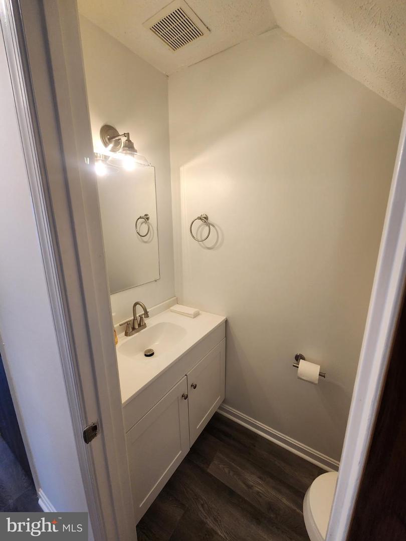 389 SURREY CLUB LN, STEPHENS CITY, Virginia 22655, 2 Bedrooms Bedrooms, 8 Rooms Rooms,1 BathroomBathrooms,Residential,For sale,389 SURREY CLUB LN,VAFV2036546 MLS # VAFV2036546