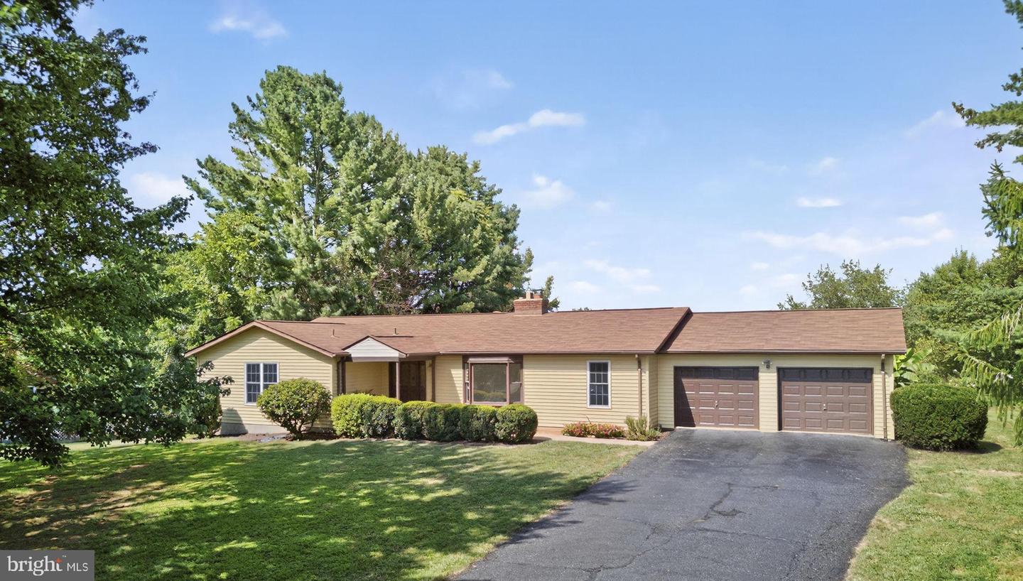 8004 COOKS CT, WARRENTON, Virginia 20186, 3 Bedrooms Bedrooms, 9 Rooms Rooms,2 BathroomsBathrooms,Residential,For sale,8004 COOKS CT,VAFQ2018136 MLS # VAFQ2018136