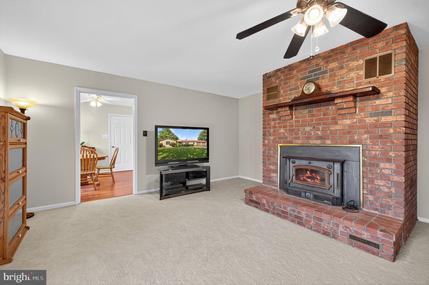 8004 COOKS CT, WARRENTON, Virginia 20186, 3 Bedrooms Bedrooms, 9 Rooms Rooms,2 BathroomsBathrooms,Residential,For sale,8004 COOKS CT,VAFQ2018136 MLS # VAFQ2018136