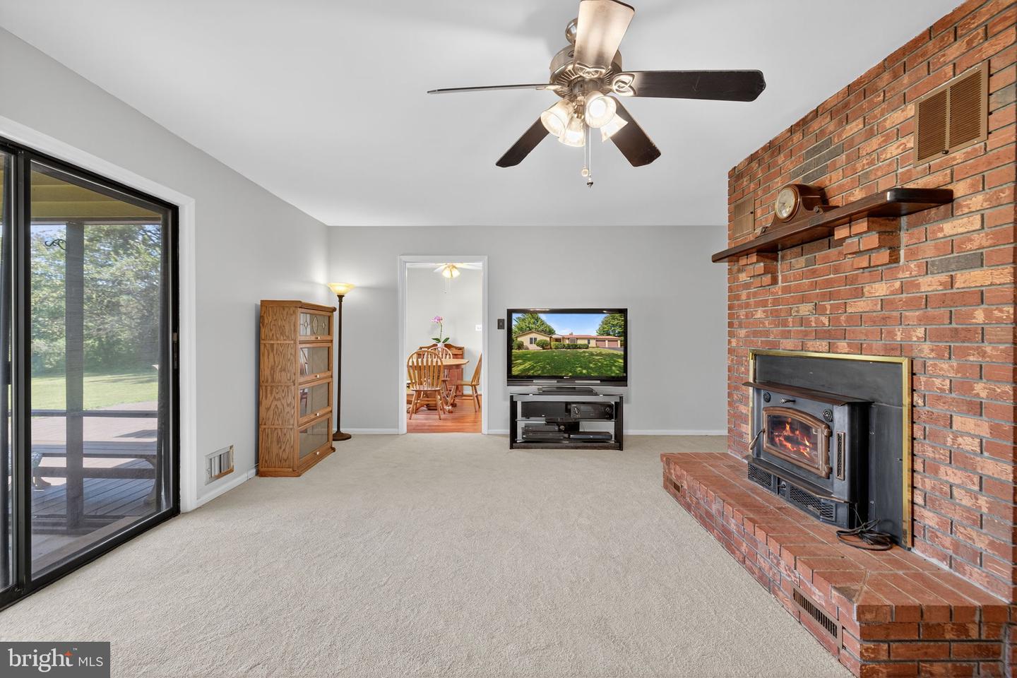 8004 COOKS CT, WARRENTON, Virginia 20186, 3 Bedrooms Bedrooms, 9 Rooms Rooms,2 BathroomsBathrooms,Residential,For sale,8004 COOKS CT,VAFQ2018136 MLS # VAFQ2018136