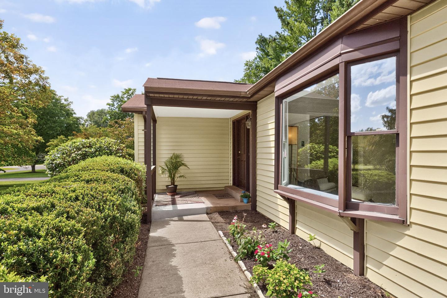 8004 COOKS CT, WARRENTON, Virginia 20186, 3 Bedrooms Bedrooms, 9 Rooms Rooms,2 BathroomsBathrooms,Residential,For sale,8004 COOKS CT,VAFQ2018136 MLS # VAFQ2018136